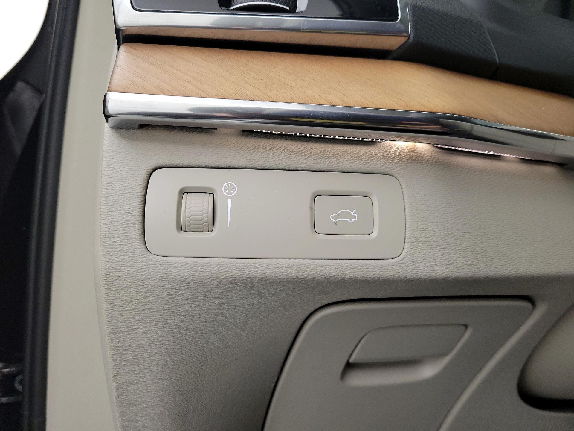 Thumbnail: 2022 Volvo XC90 - 13