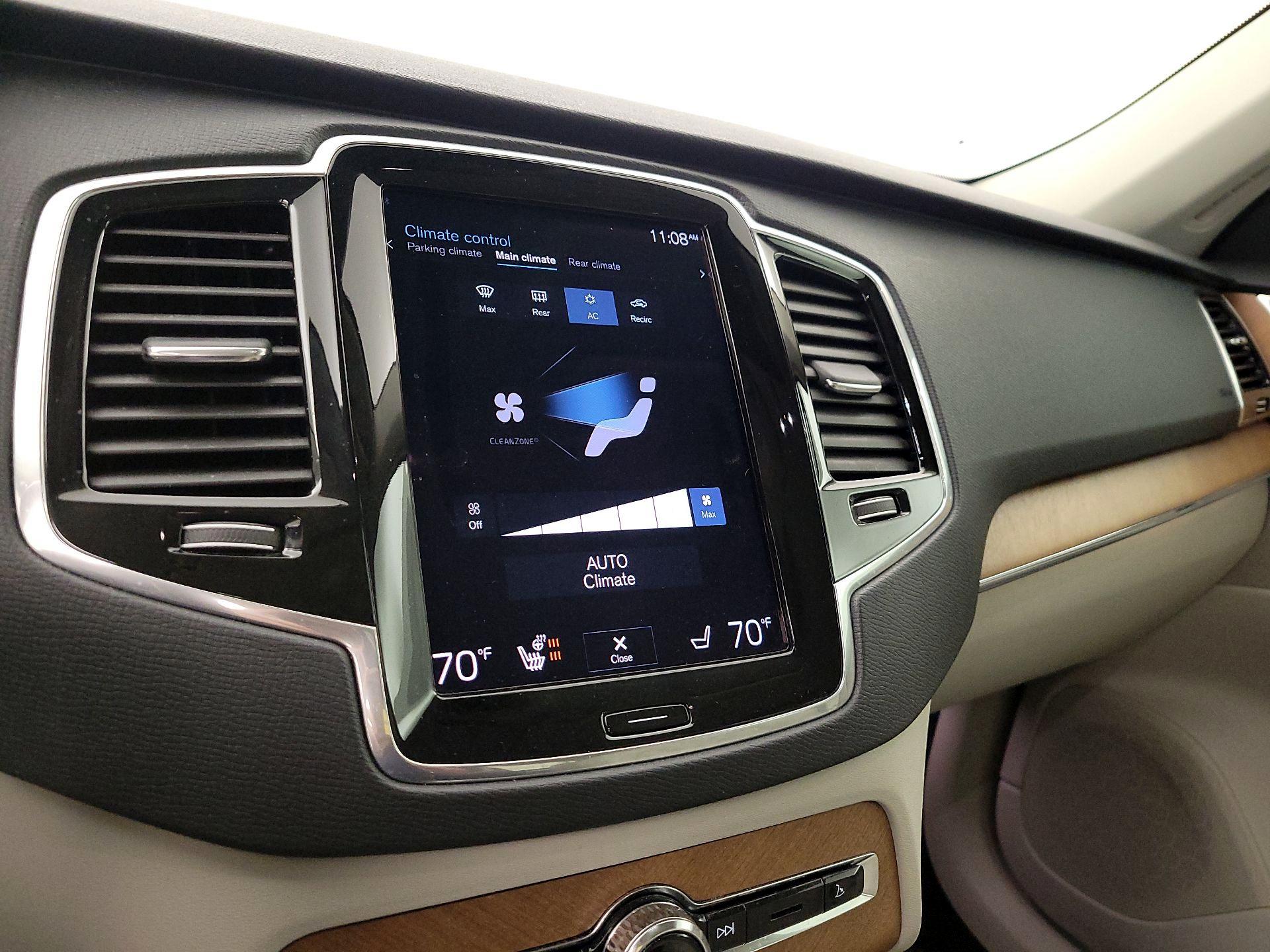 Thumbnail: 2022 Volvo XC90 - 17