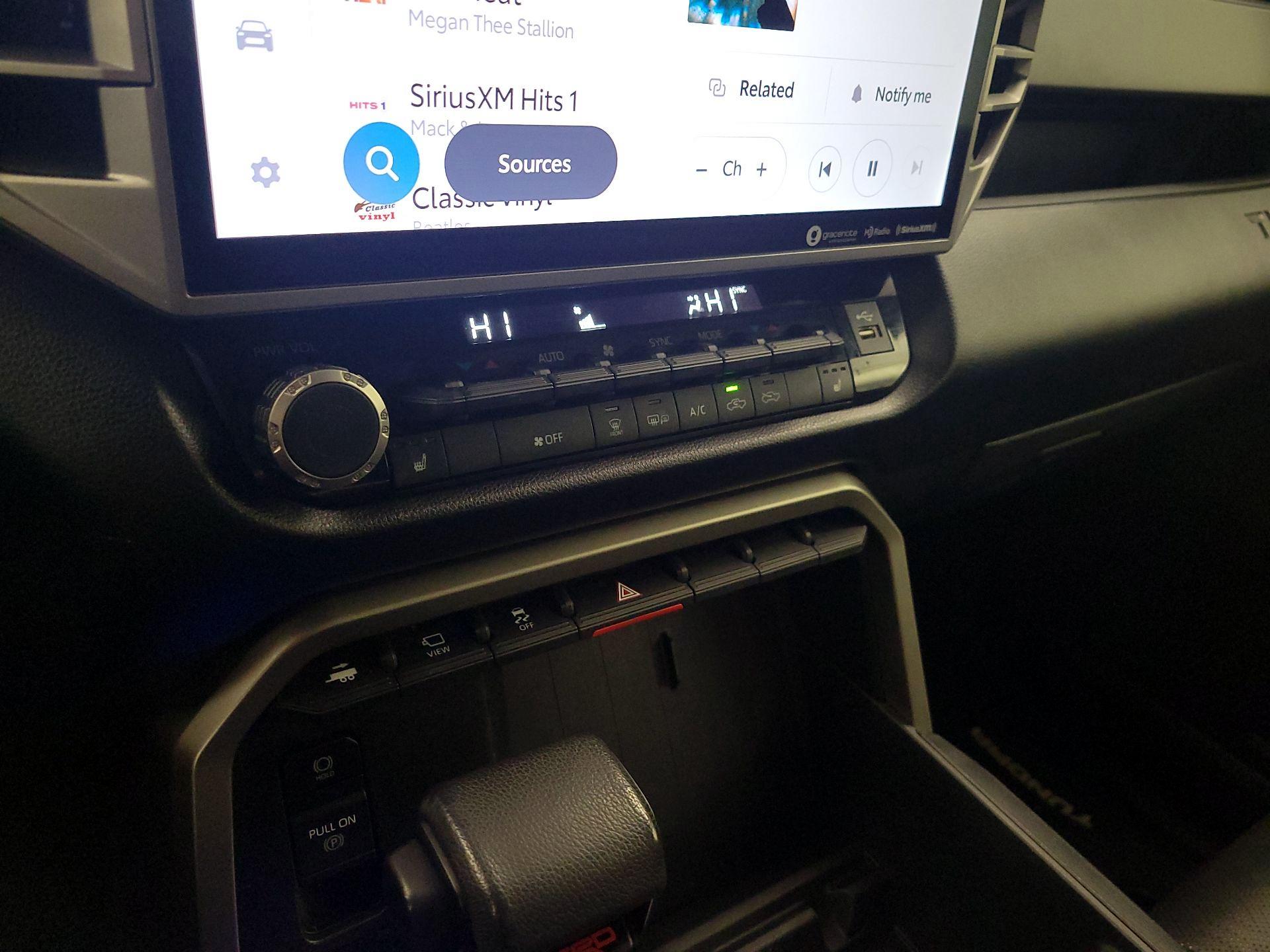 Thumbnail: 2022 Toyota Tundra - 15