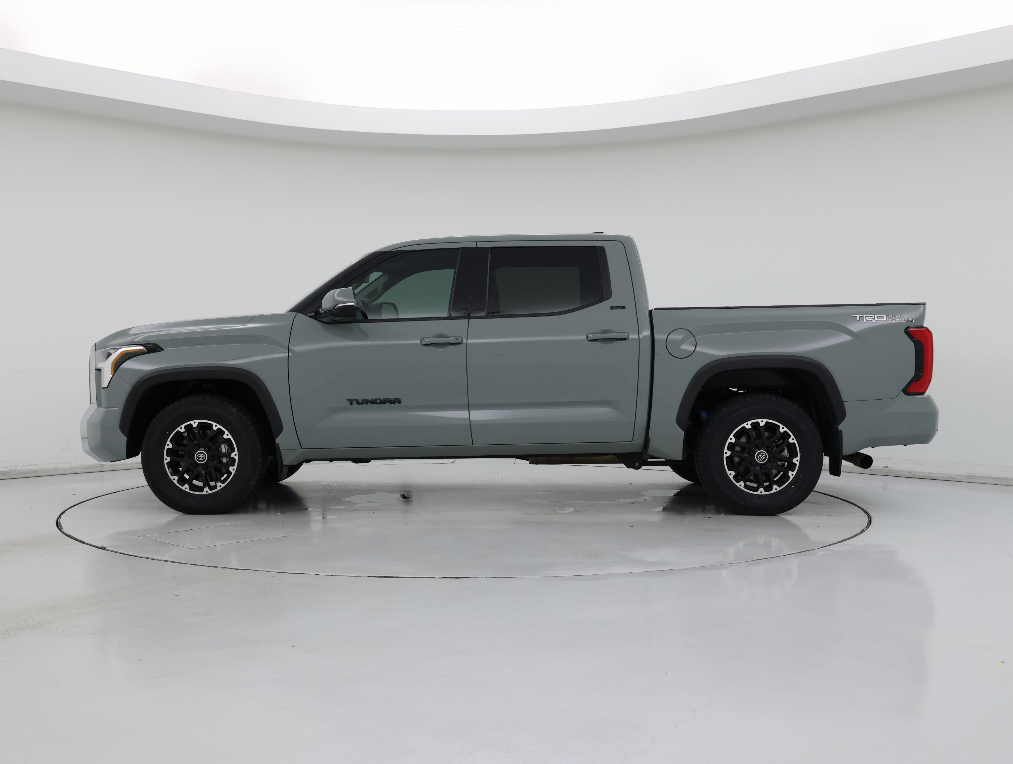 Thumbnail: 2022 Toyota Tundra - 3