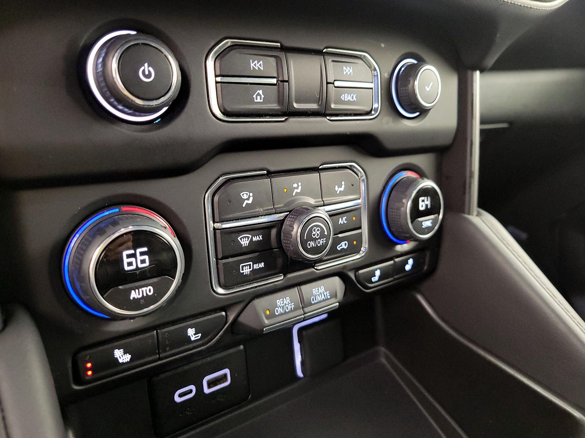 Thumbnail: 2024 Chevrolet Tahoe - 16