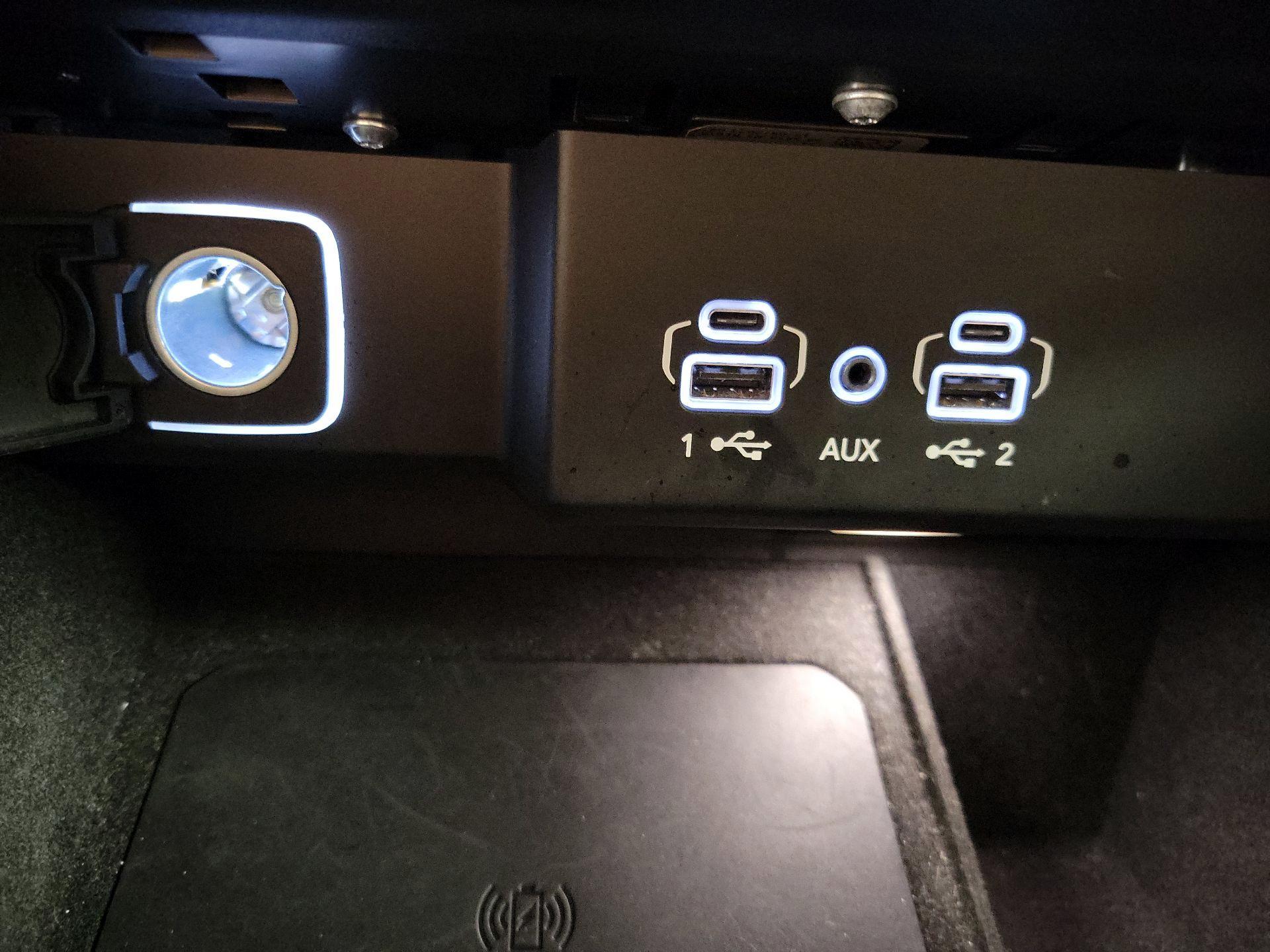 Thumbnail: 2023 Jeep Wagoneer - 18