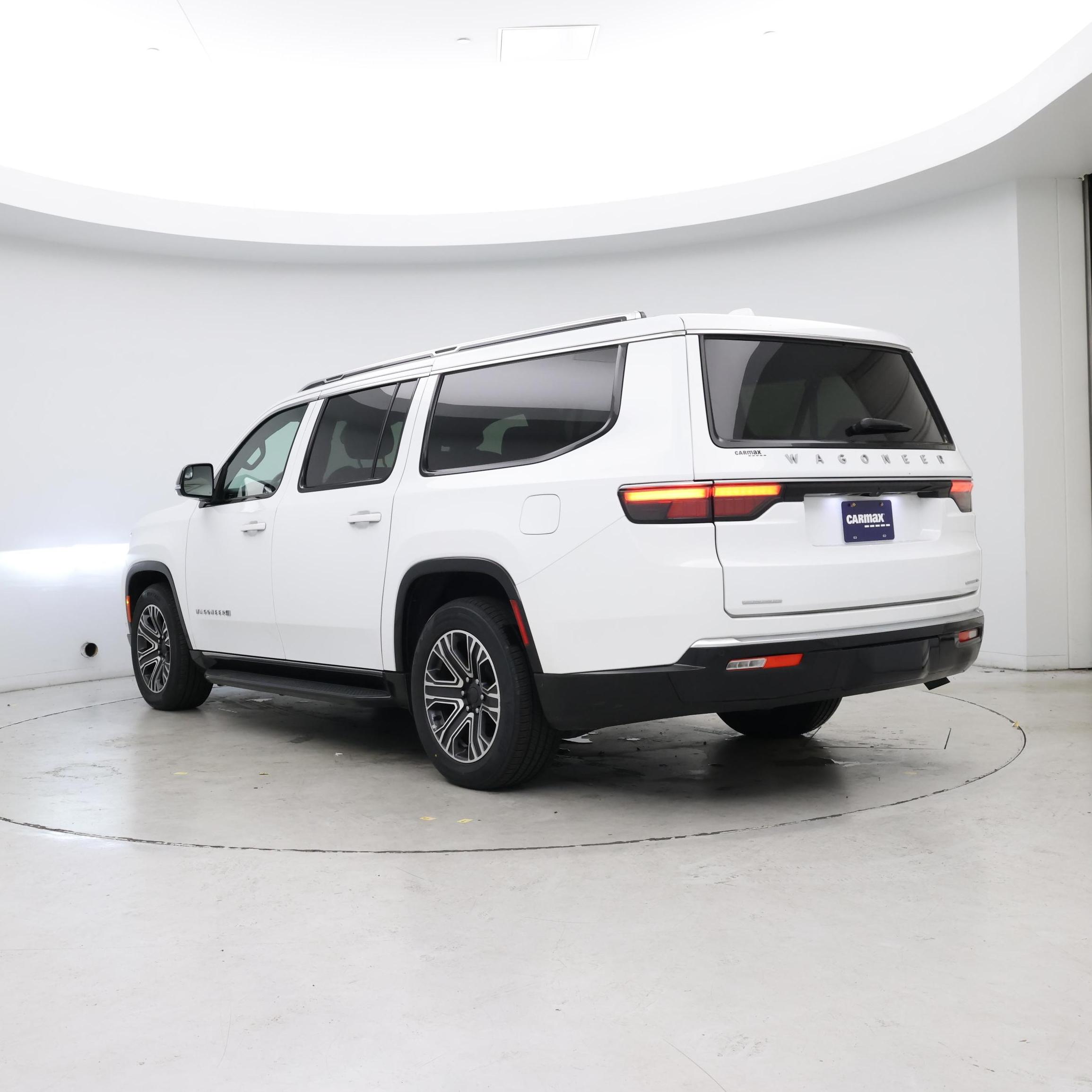 Thumbnail: 2023 Jeep Wagoneer - 2