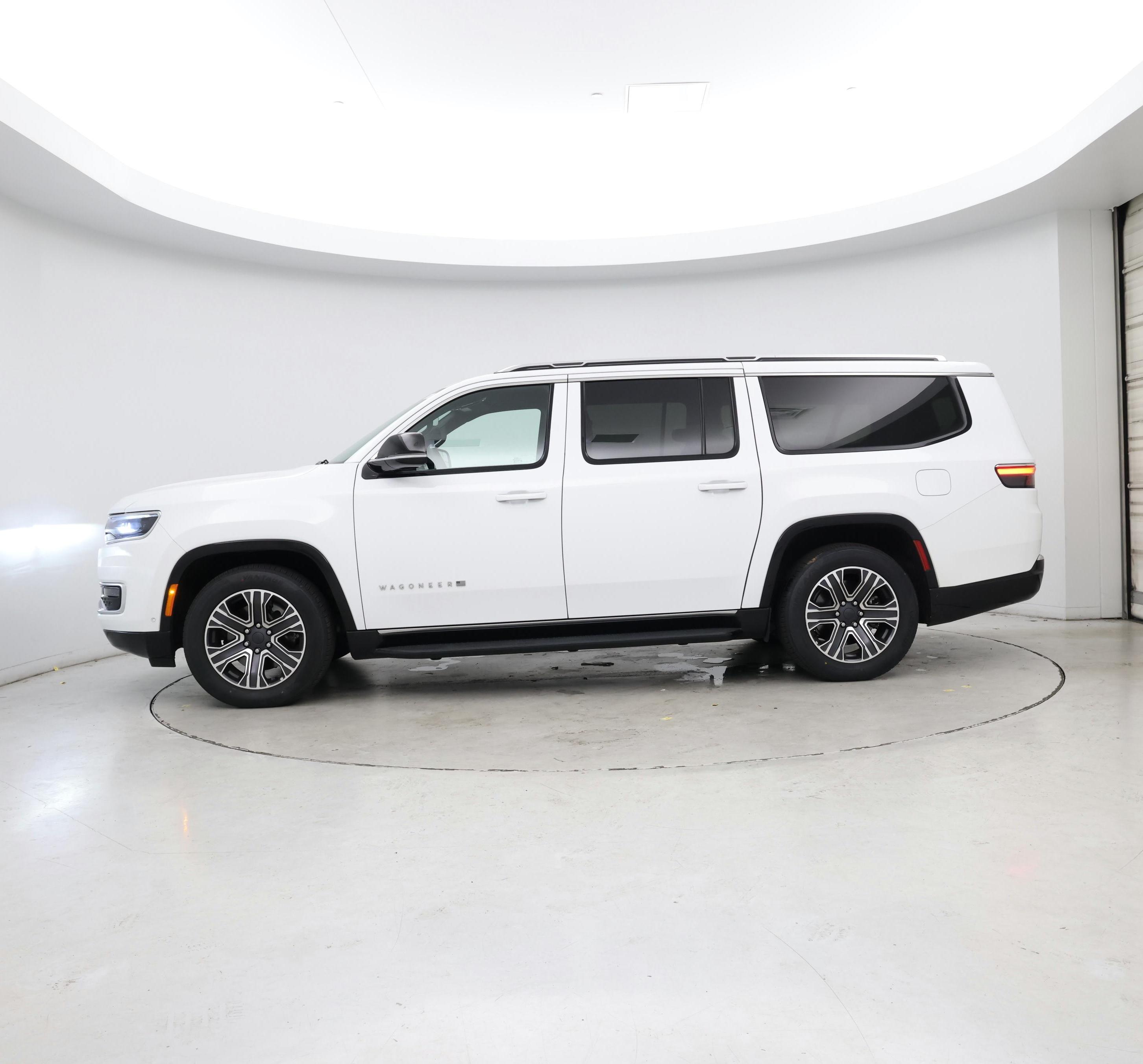 Thumbnail: 2023 Jeep Wagoneer - 3