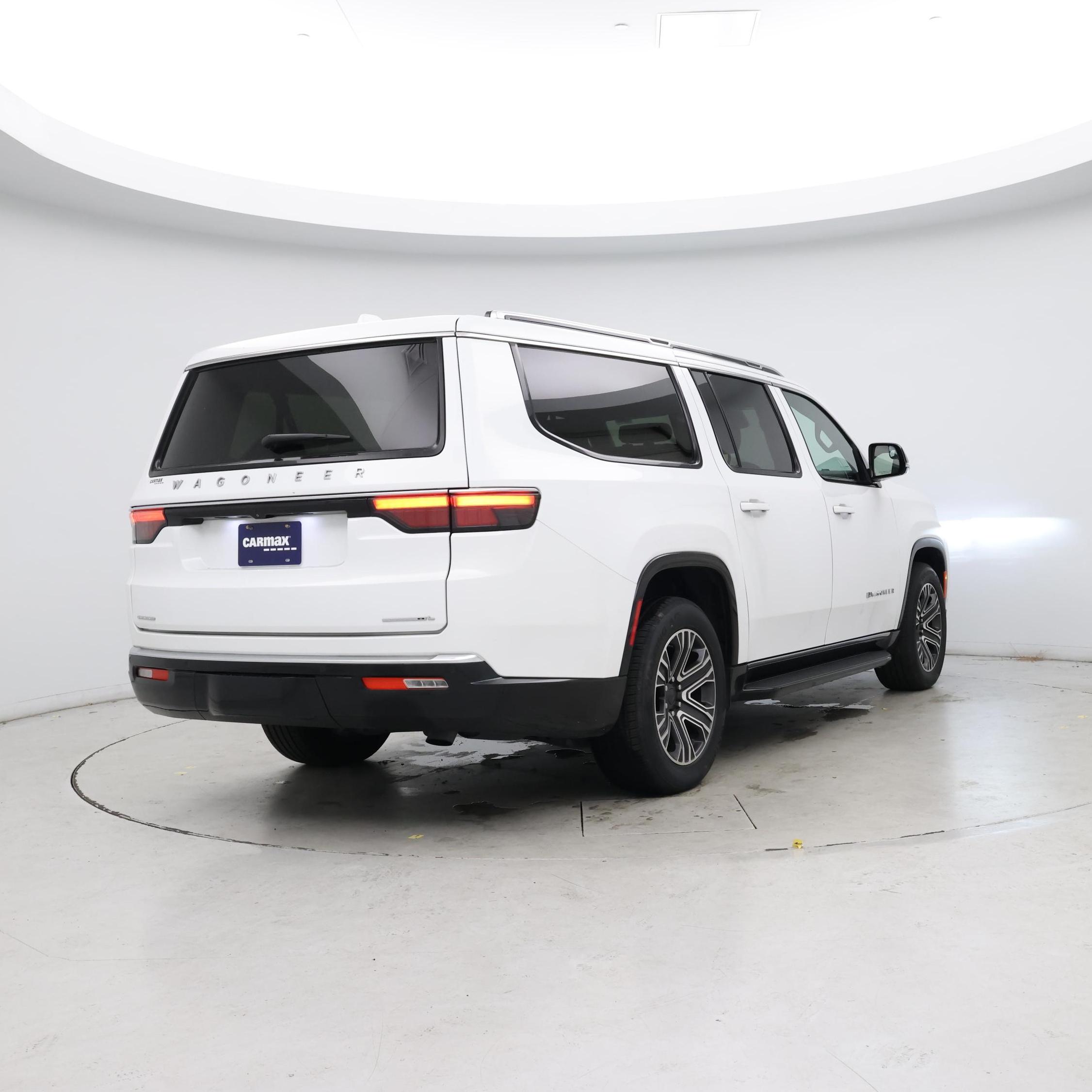 Thumbnail: 2023 Jeep Wagoneer - 8