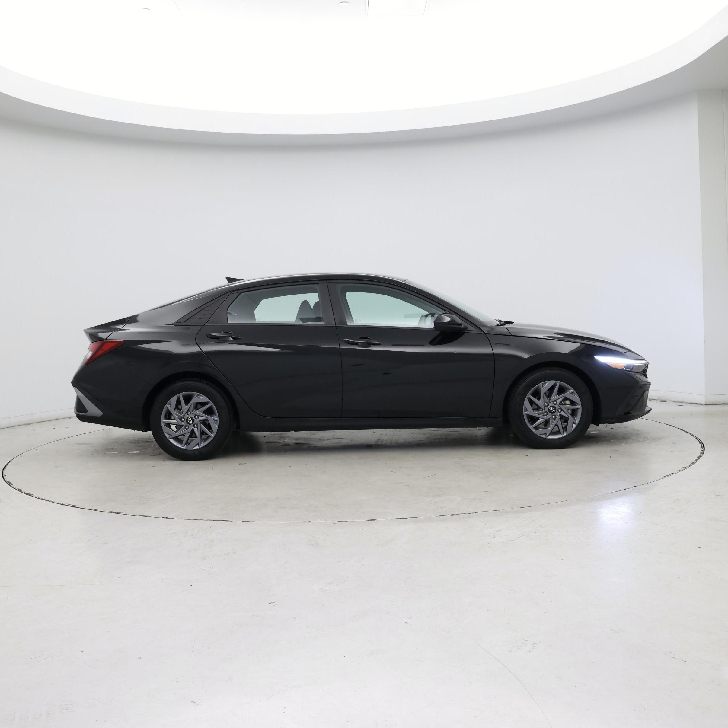 Thumbnail: 2024 Hyundai Elantra - 7