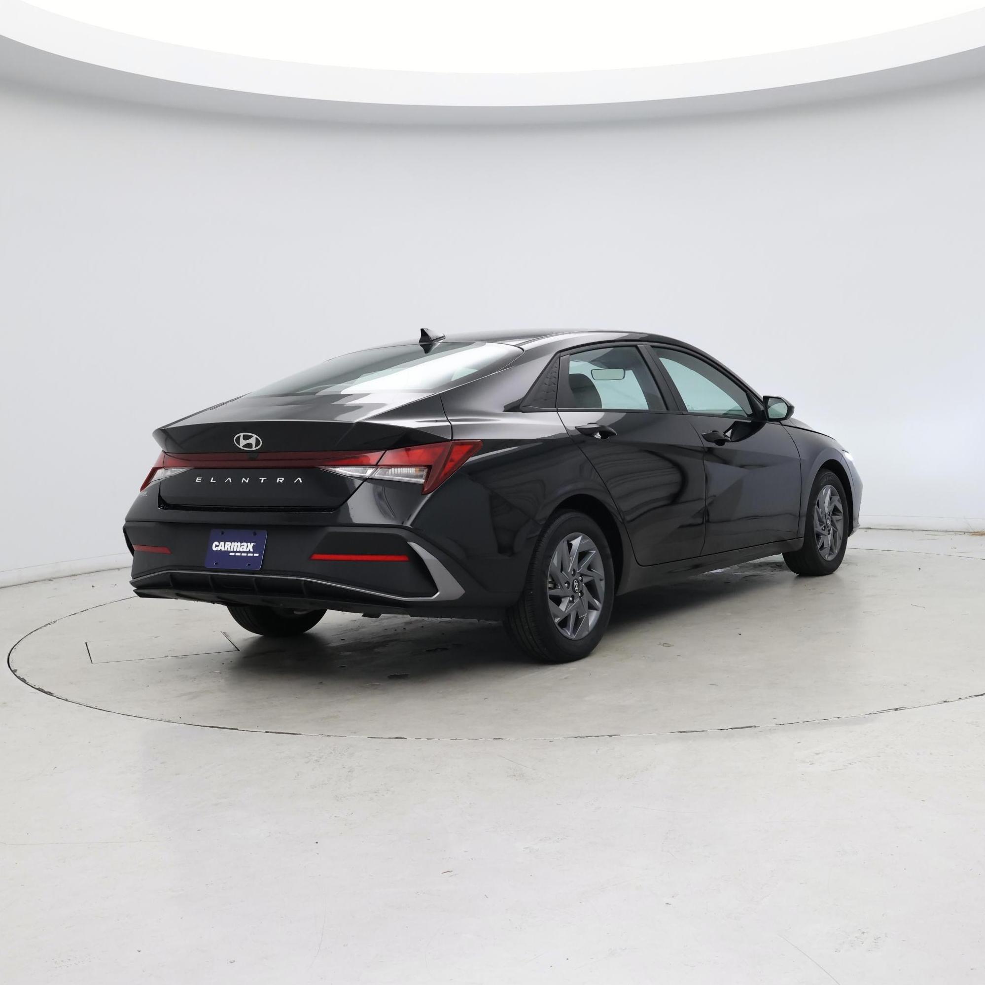 Thumbnail: 2024 Hyundai Elantra - 8