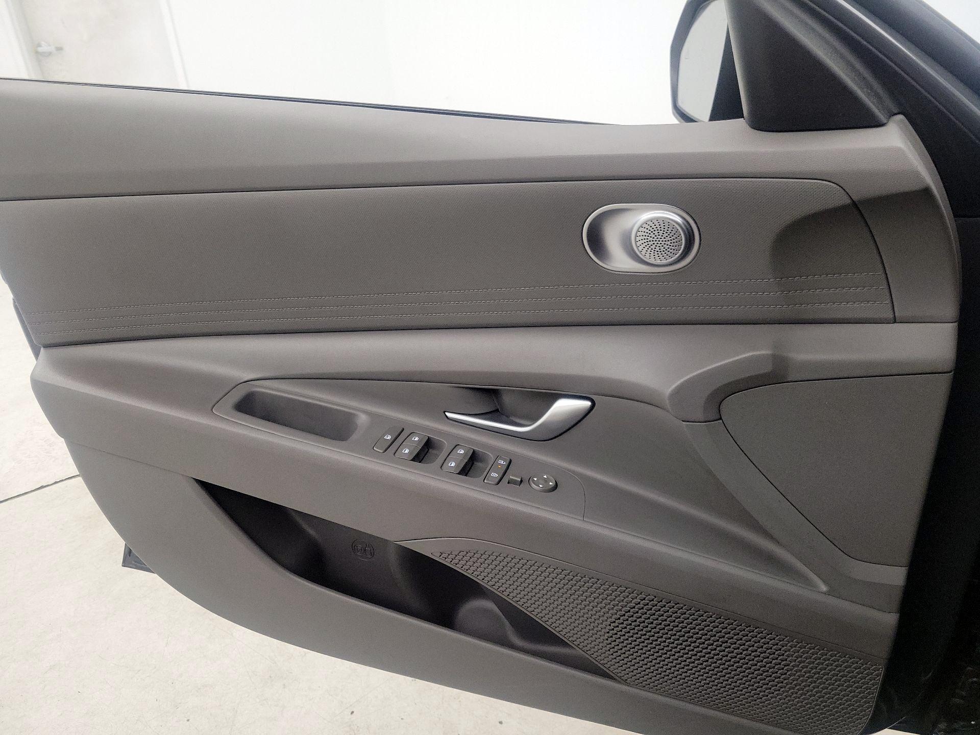 Thumbnail: 2024 Hyundai Elantra - 12