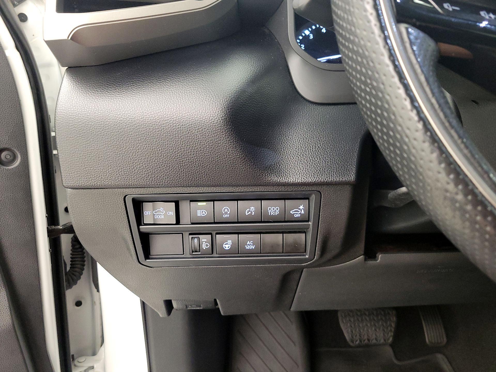 Thumbnail: 2022 Toyota Tundra - 13