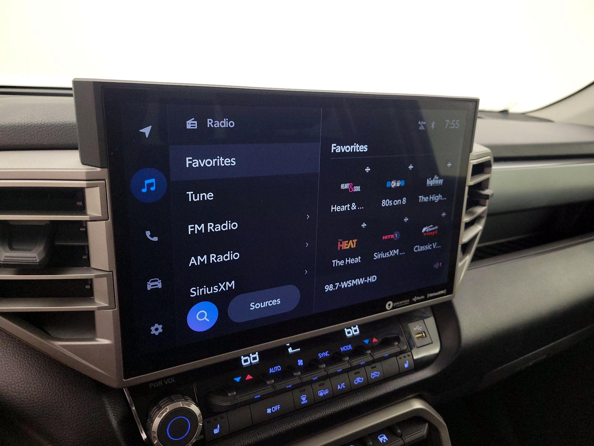 Thumbnail: 2022 Toyota Tundra - 15