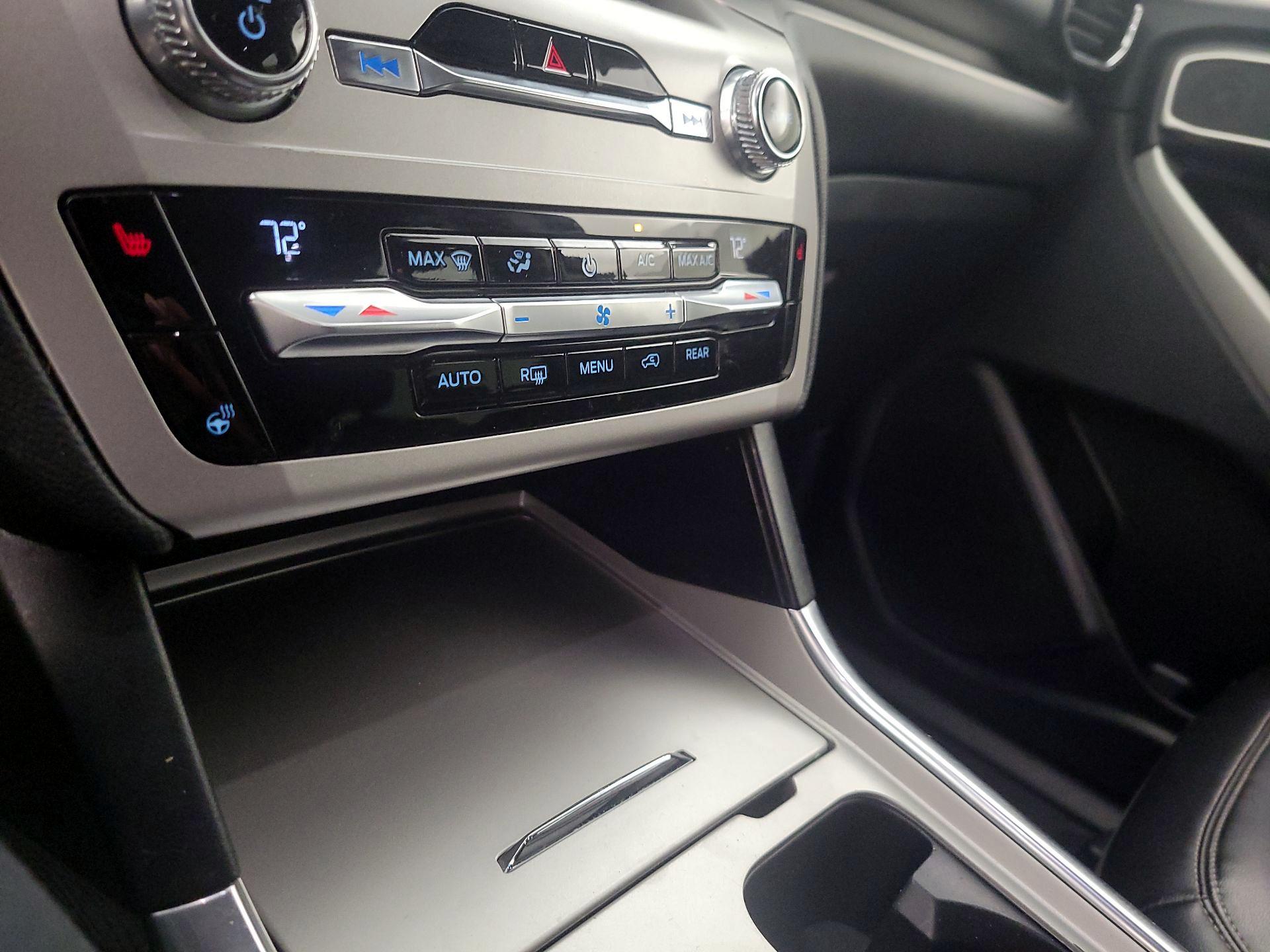 Thumbnail: 2021 Ford Explorer - 16