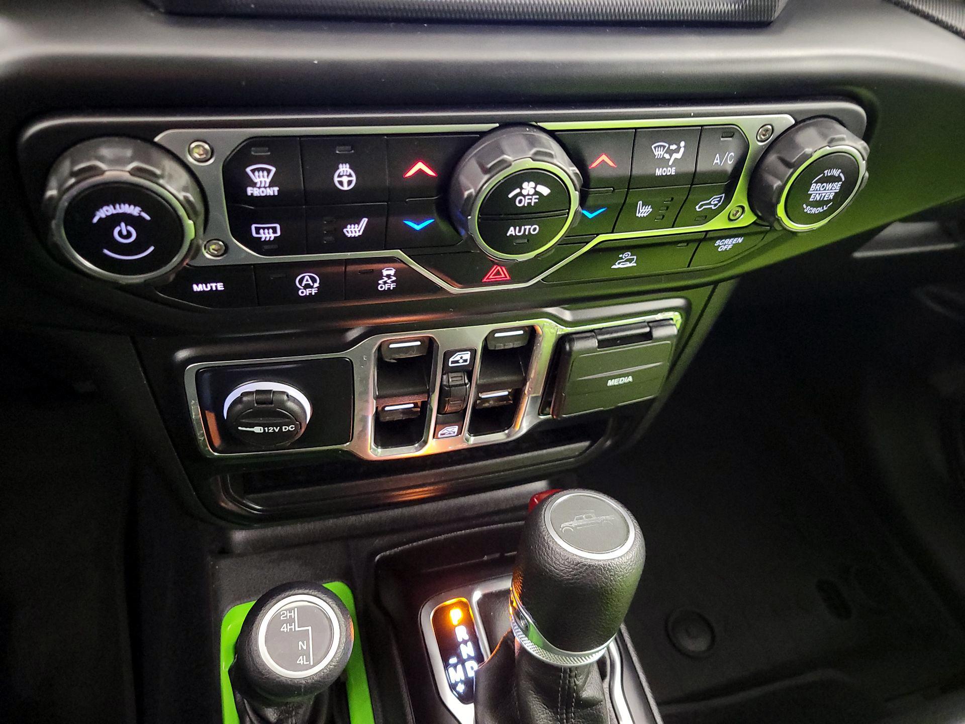 Thumbnail: 2022 Jeep Gladiator - 17