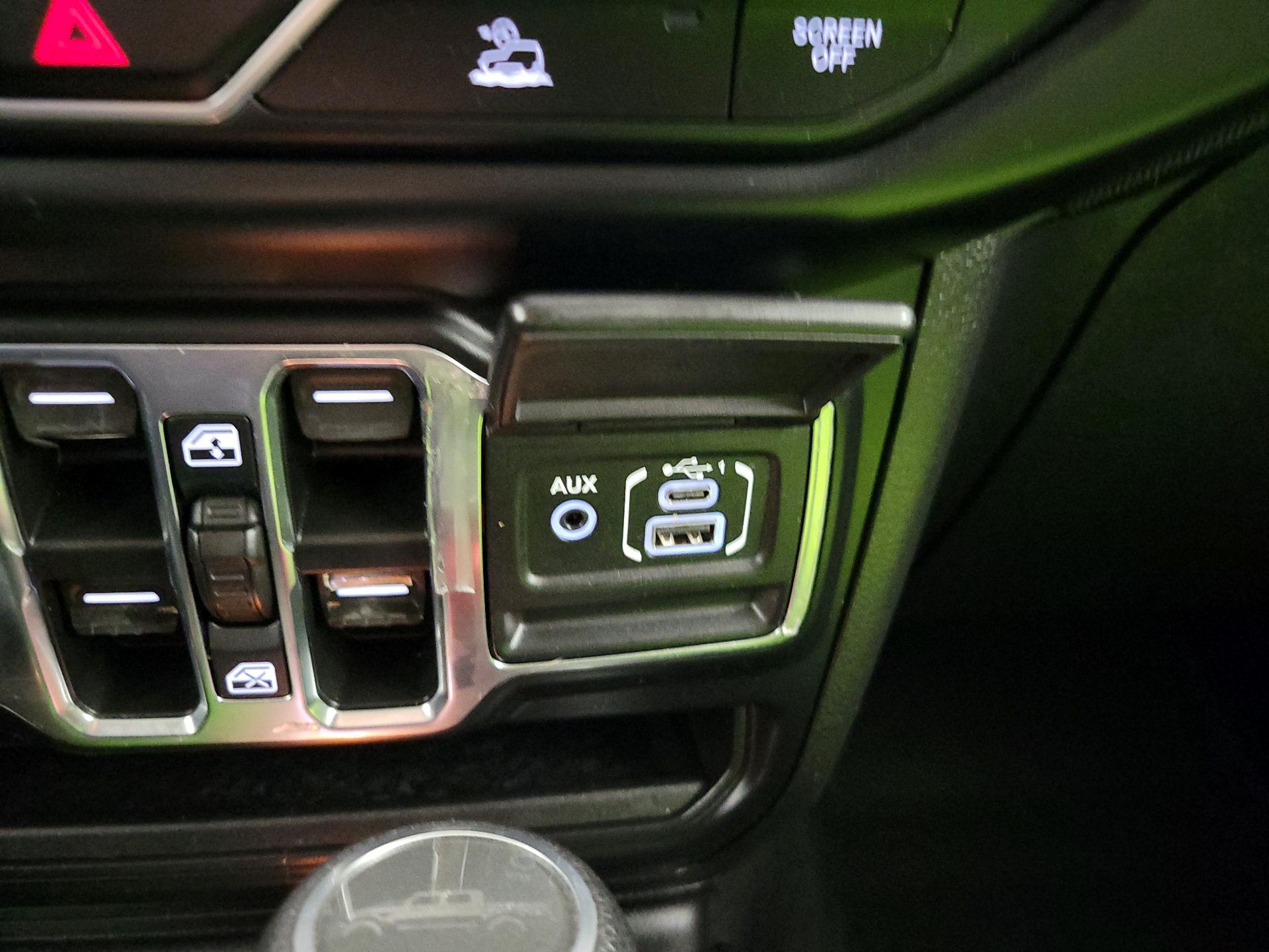 Thumbnail: 2022 Jeep Gladiator - 19