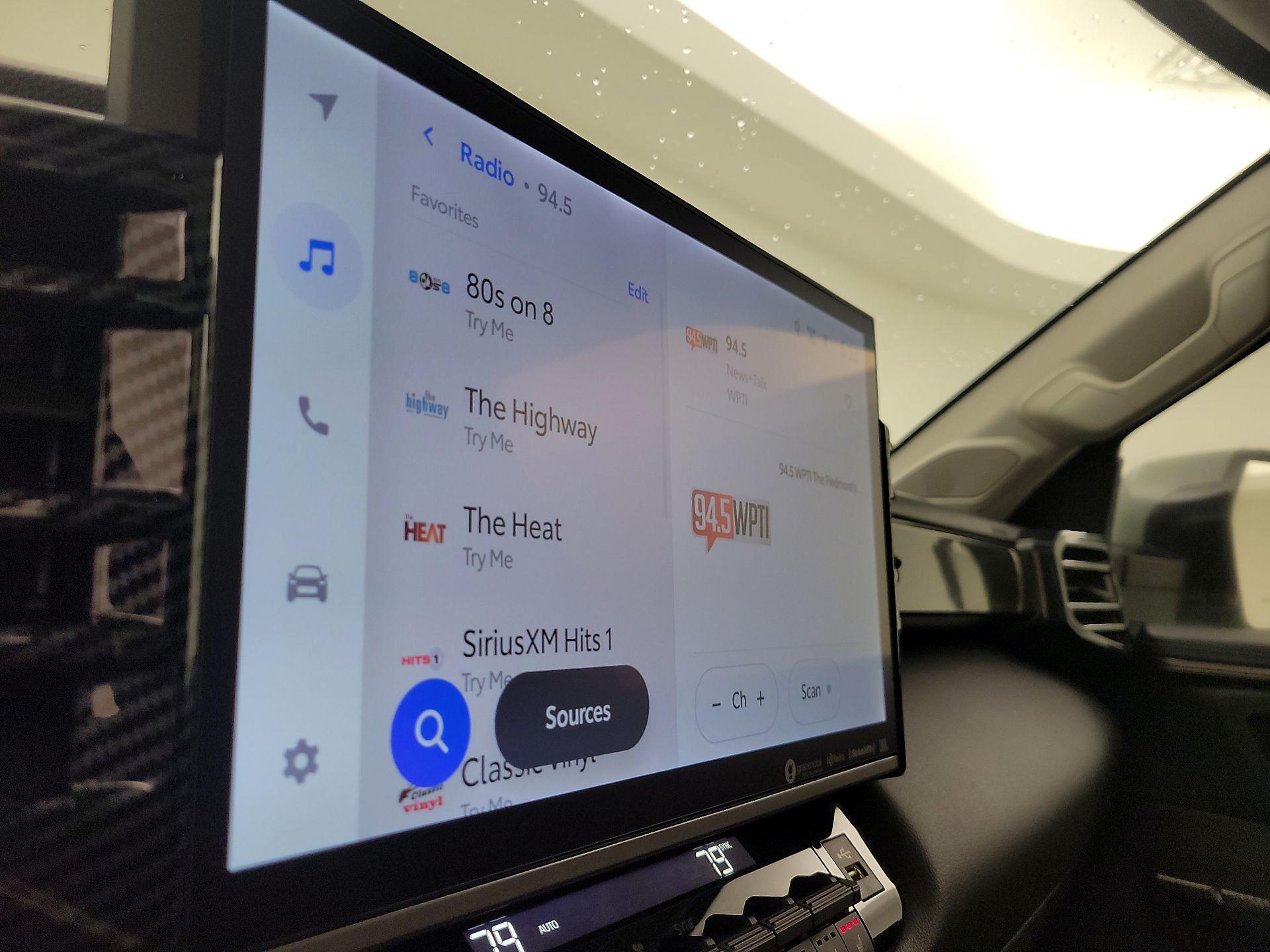 Thumbnail: 2022 Toyota Tundra - 15