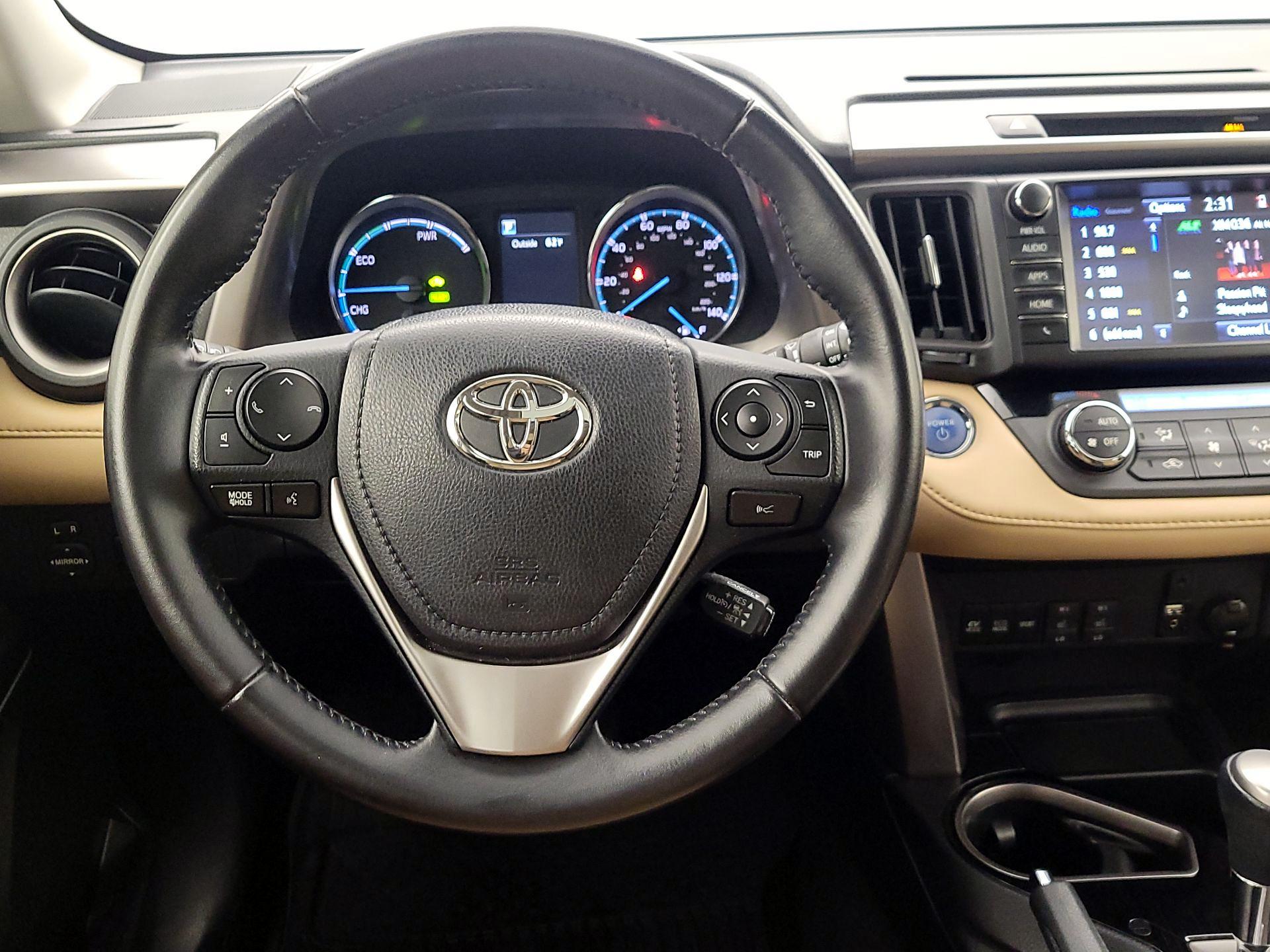 Thumbnail: 2017 Toyota RAV4 - 10