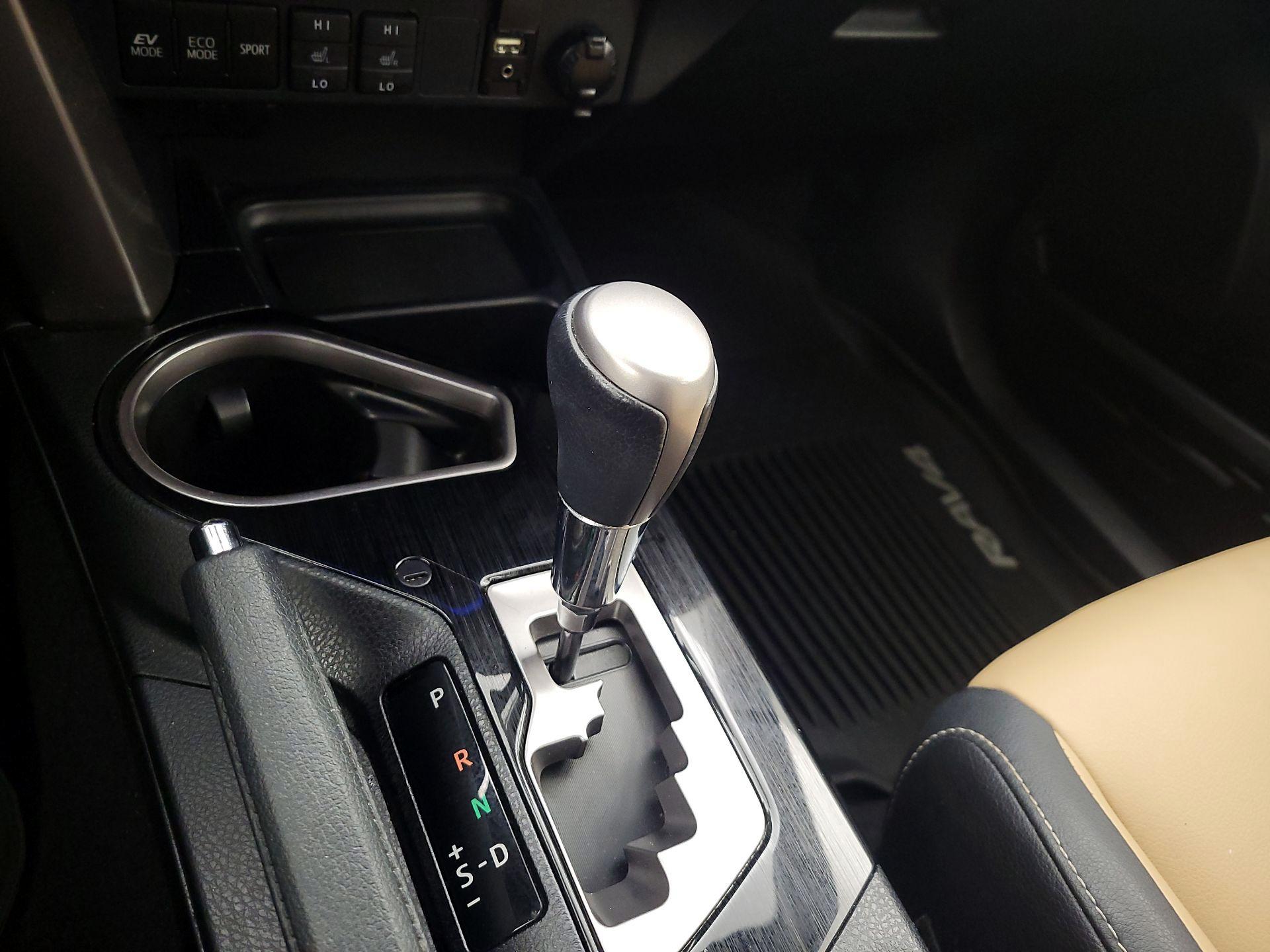 Thumbnail: 2017 Toyota RAV4 - 17