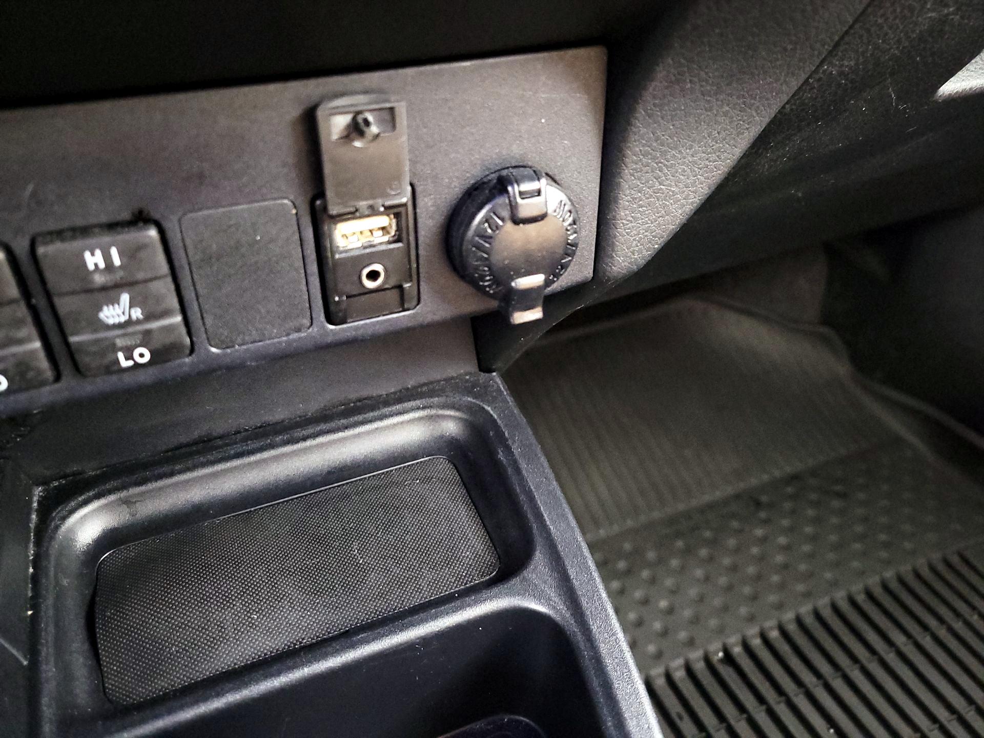 Thumbnail: 2017 Toyota RAV4 - 18