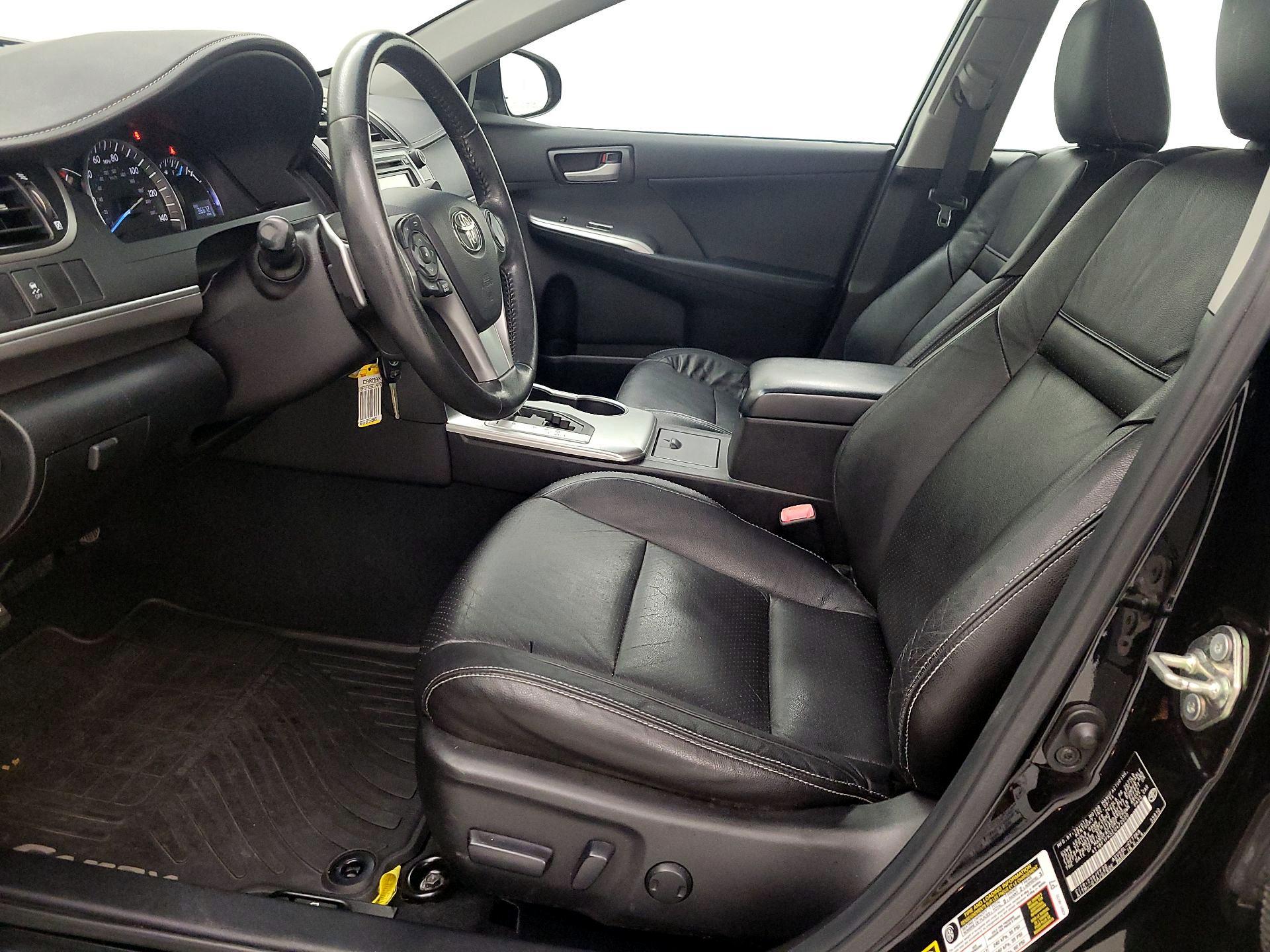 Thumbnail: 2014 Toyota Camry - 11