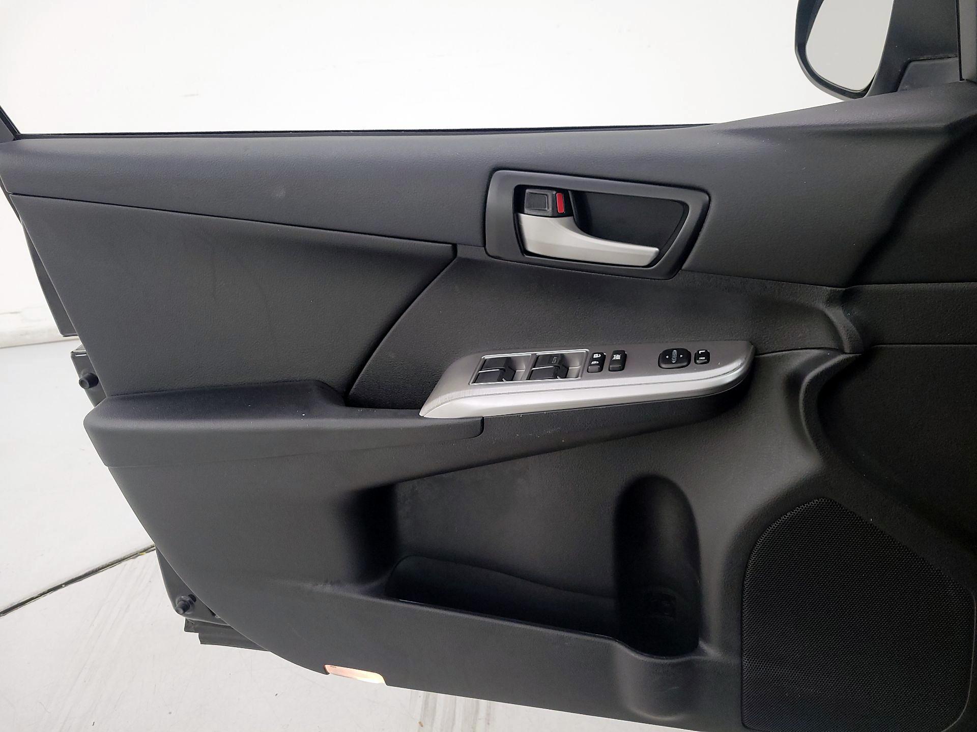 Thumbnail: 2014 Toyota Camry - 12