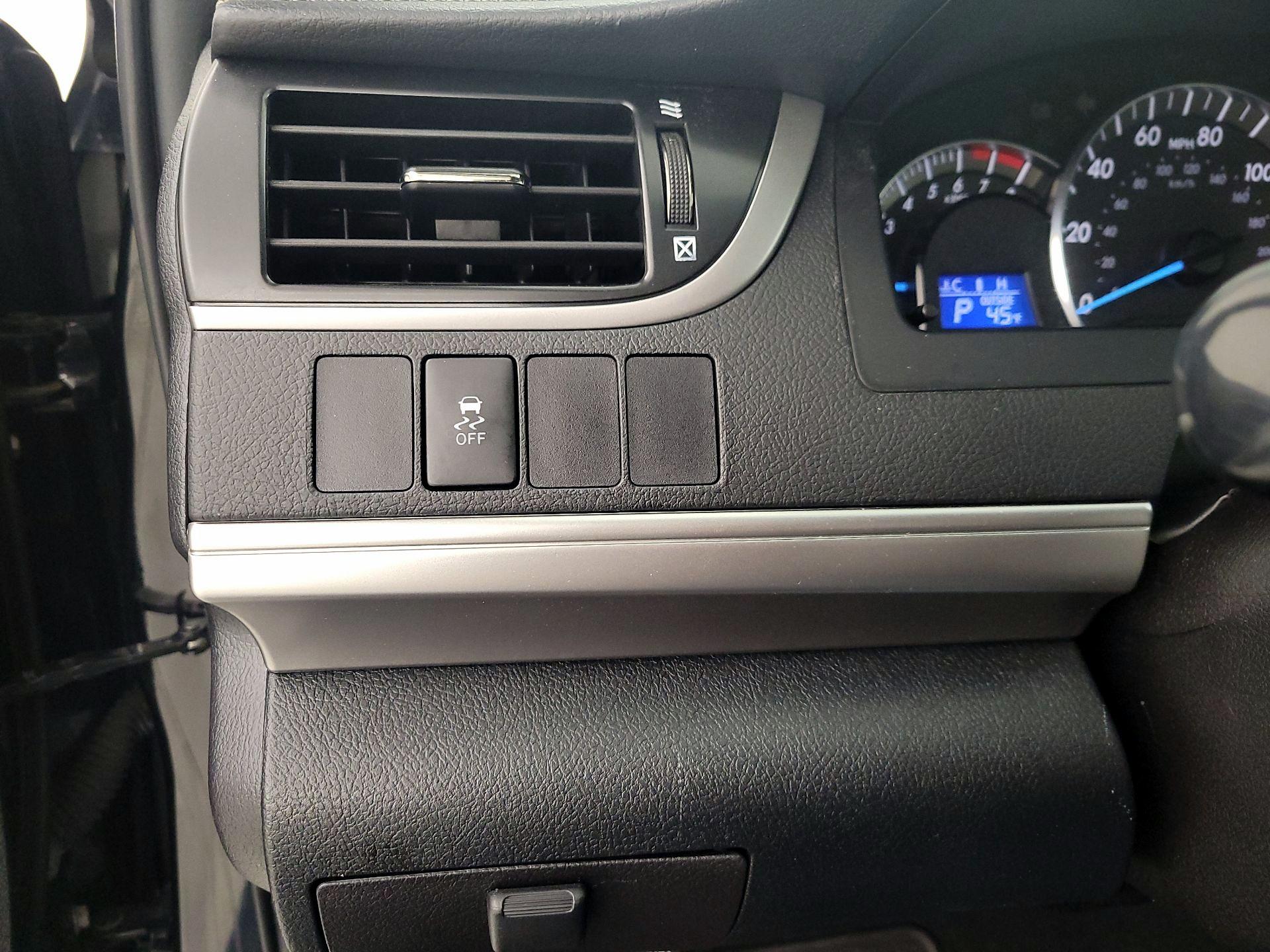 Thumbnail: 2014 Toyota Camry - 13