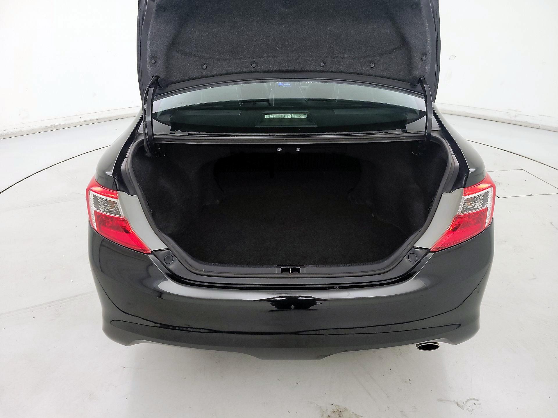 Thumbnail: 2014 Toyota Camry - 20