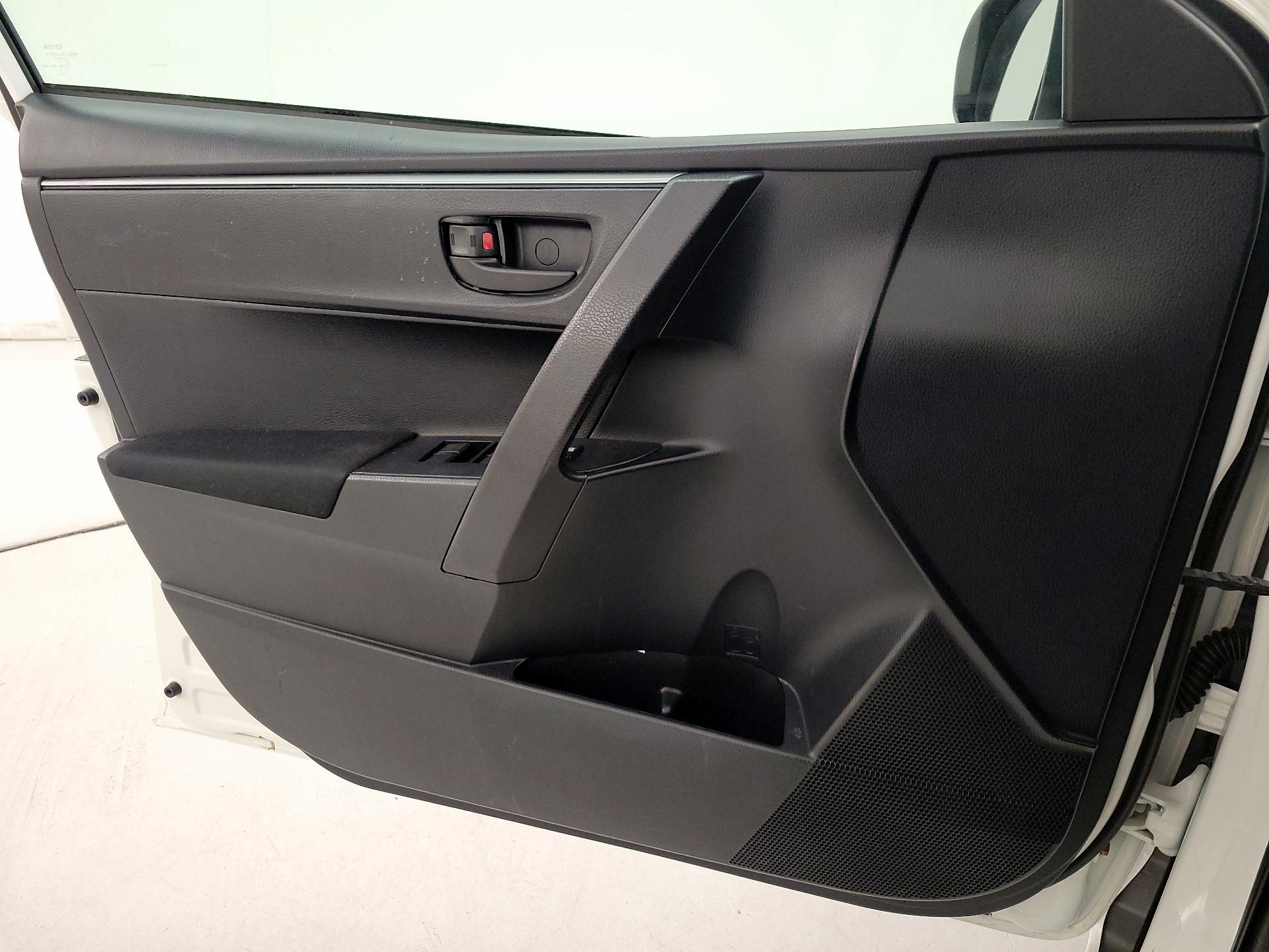 Thumbnail: 2014 Toyota Corolla - 12