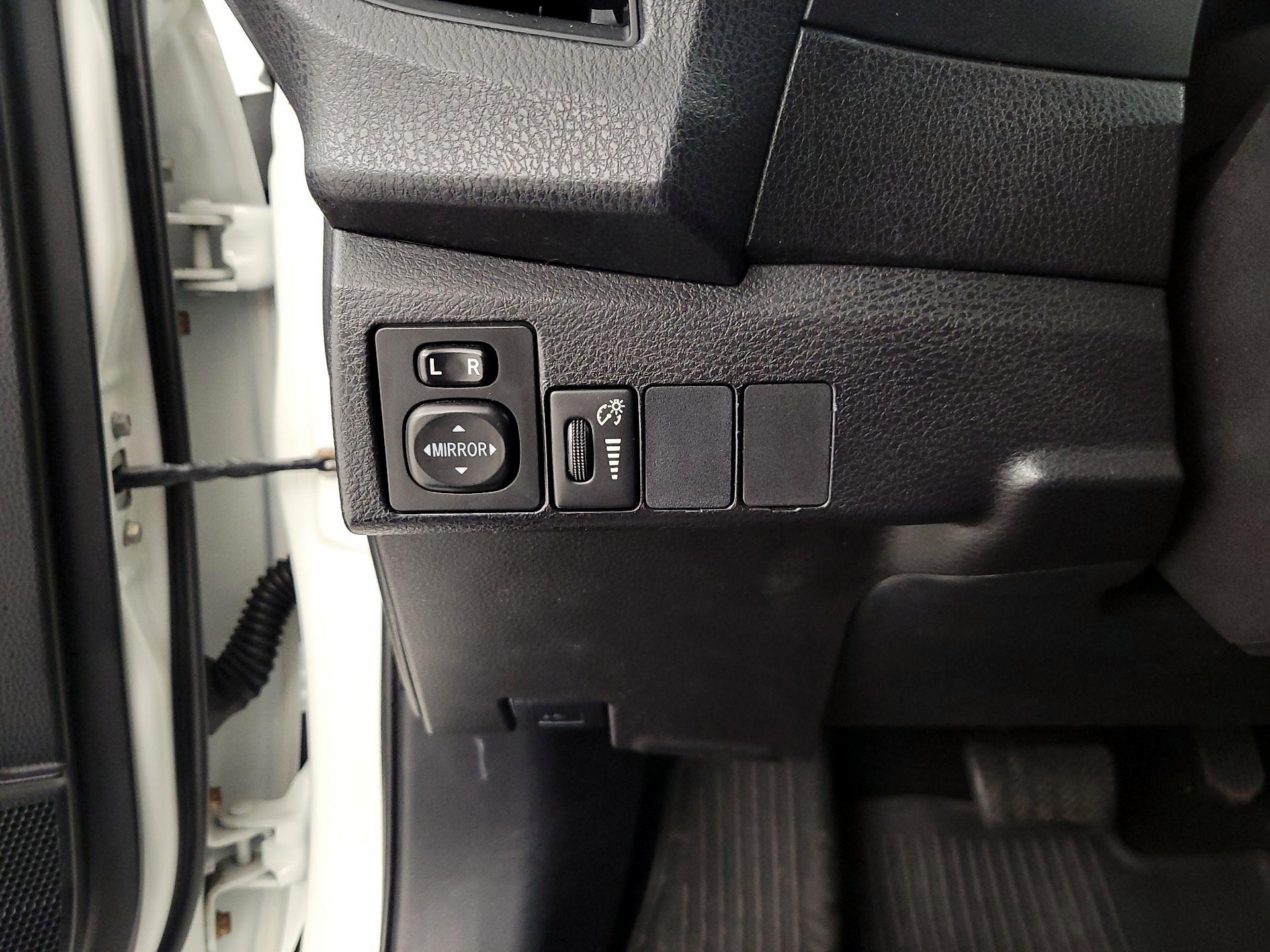 Thumbnail: 2014 Toyota Corolla - 13