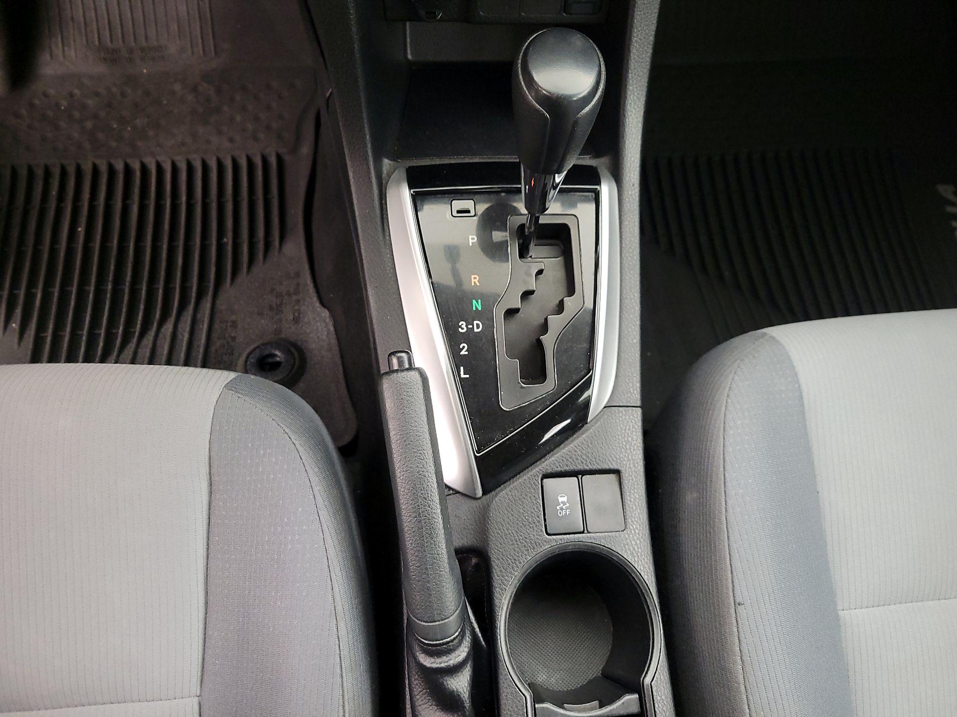 Thumbnail: 2014 Toyota Corolla - 16