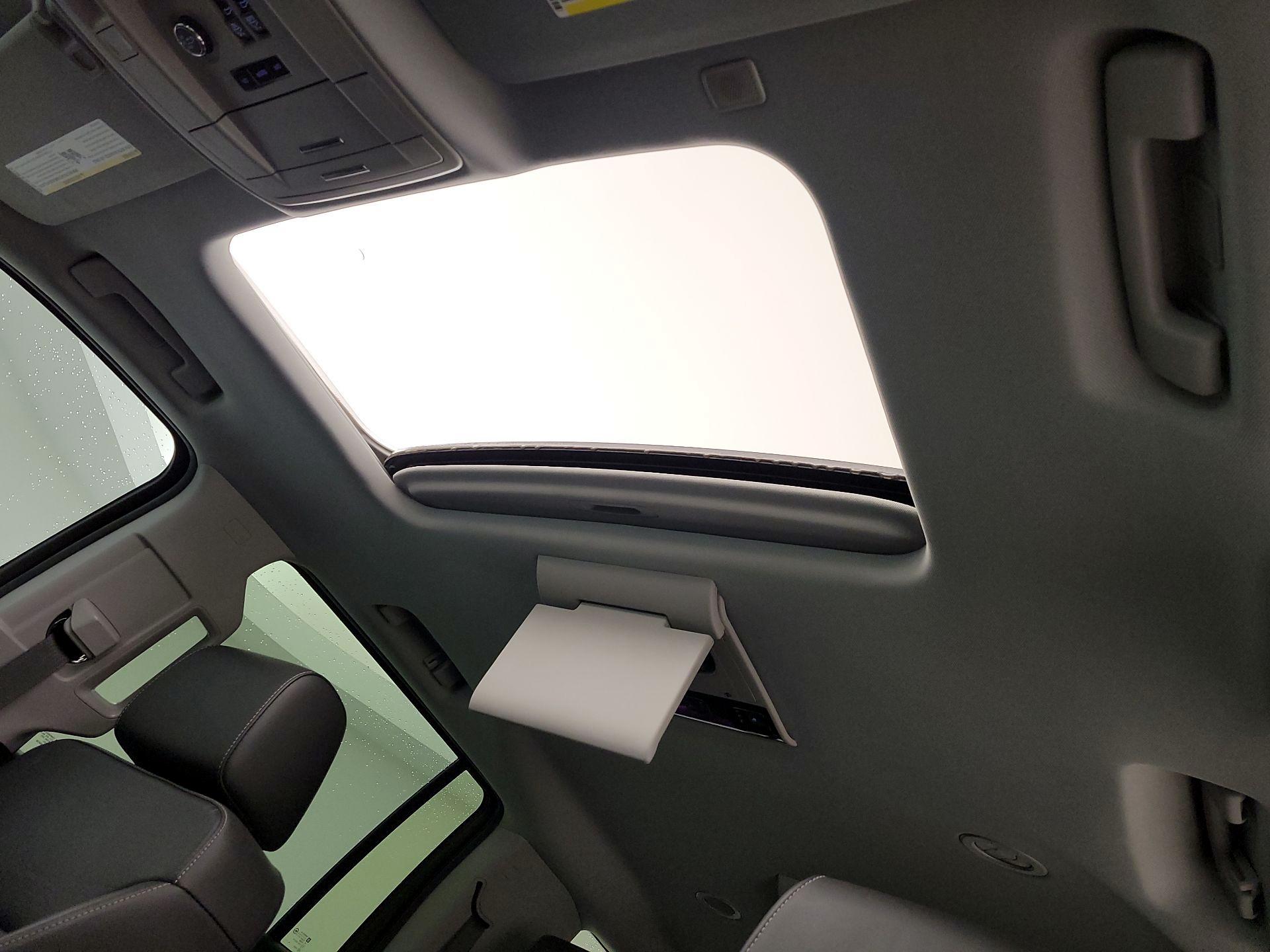 Thumbnail: 2020 Chevrolet Suburban - 20