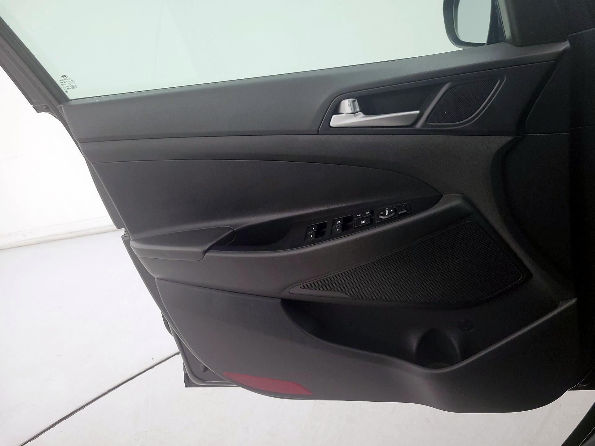 Thumbnail: 2020 Hyundai Tucson - 12