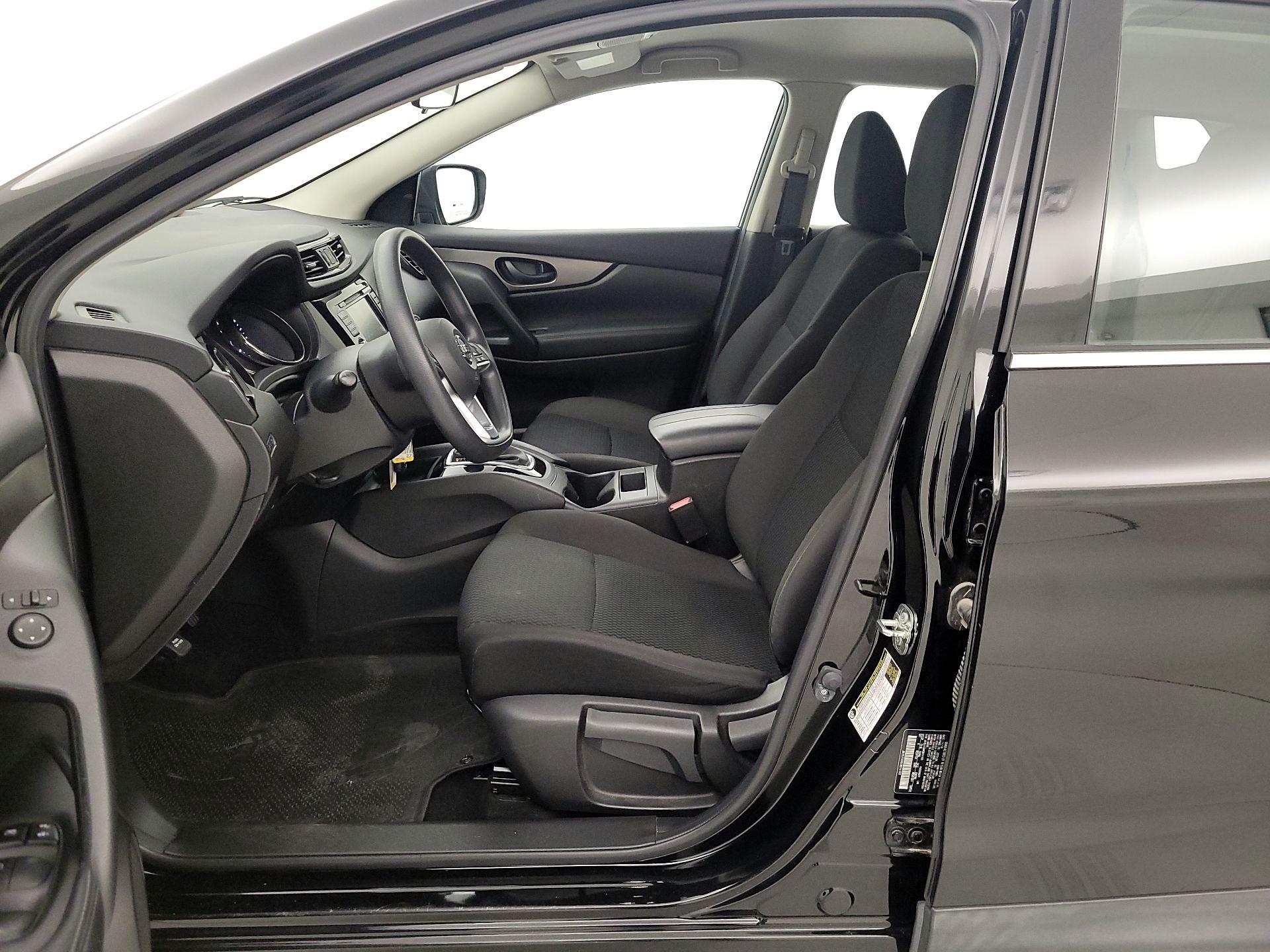 Thumbnail: 2019 Nissan Rogue Sport - 11