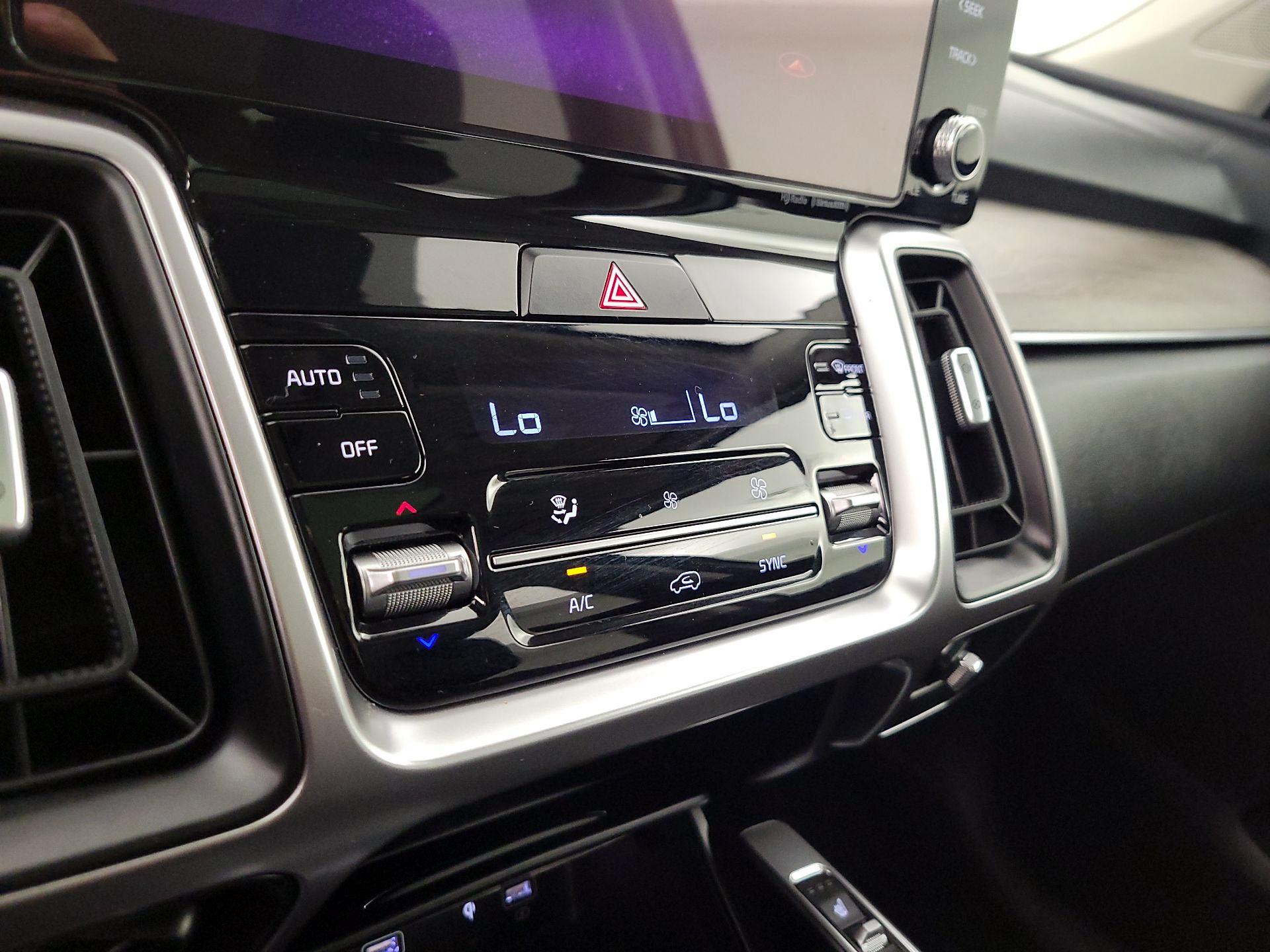 Thumbnail: 2022 Kia Sorento - 17