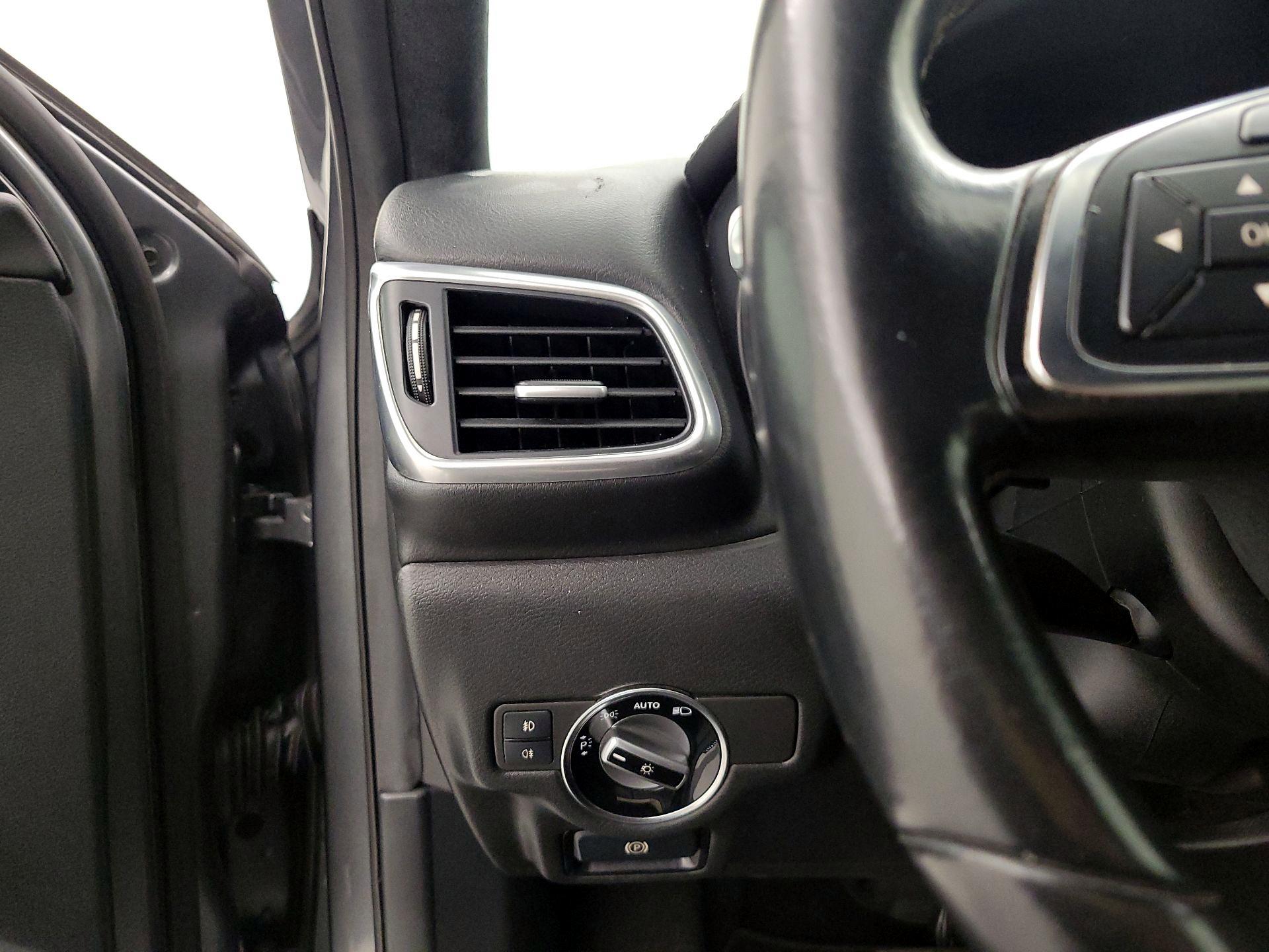 Thumbnail: 2018 INFINITI QX30 - 13