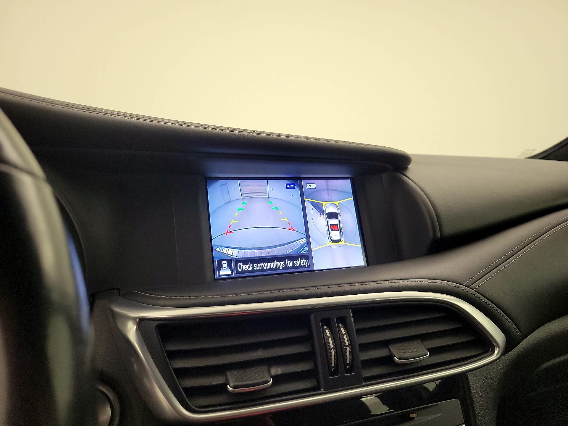 Thumbnail: 2018 INFINITI QX30 - 14