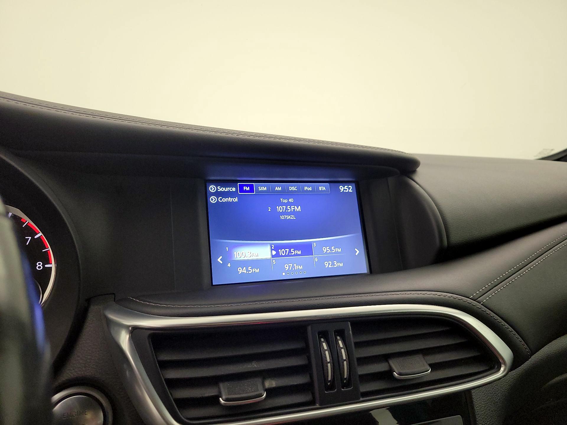 Thumbnail: 2018 INFINITI QX30 - 15