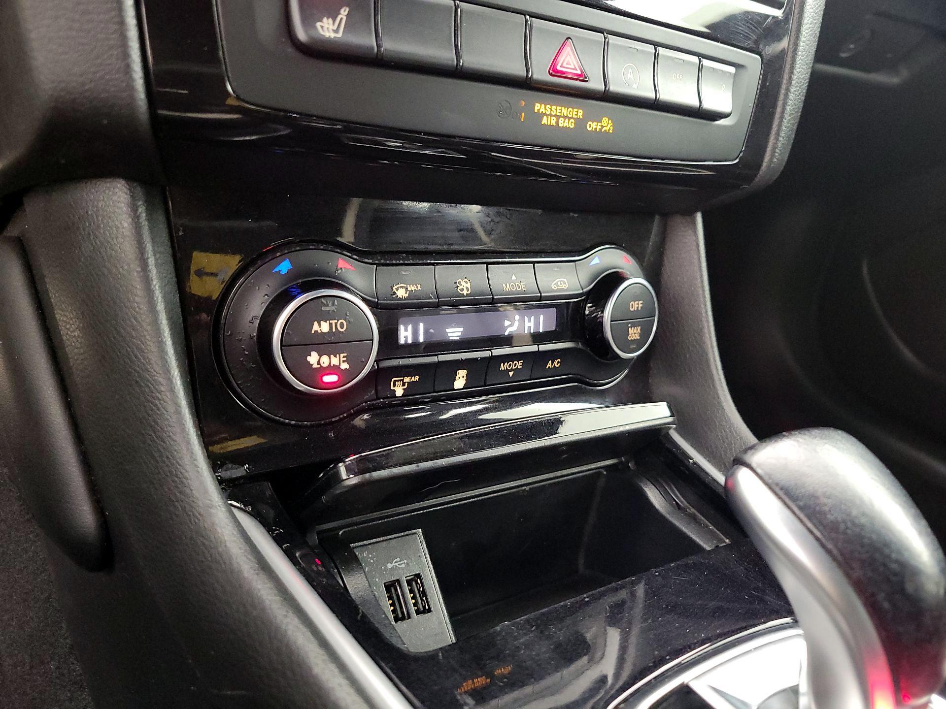 Thumbnail: 2018 INFINITI QX30 - 16