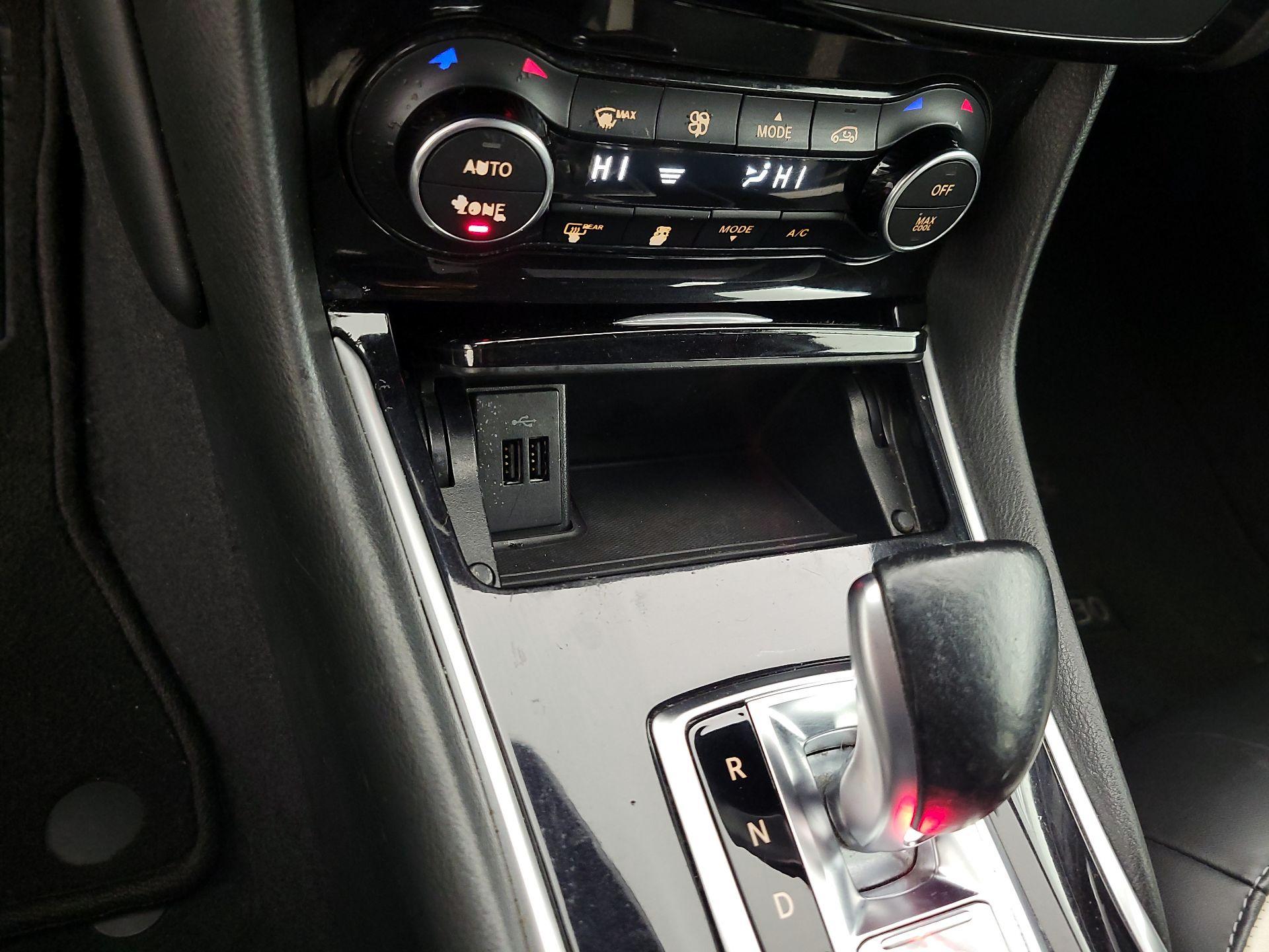 Thumbnail: 2018 INFINITI QX30 - 18