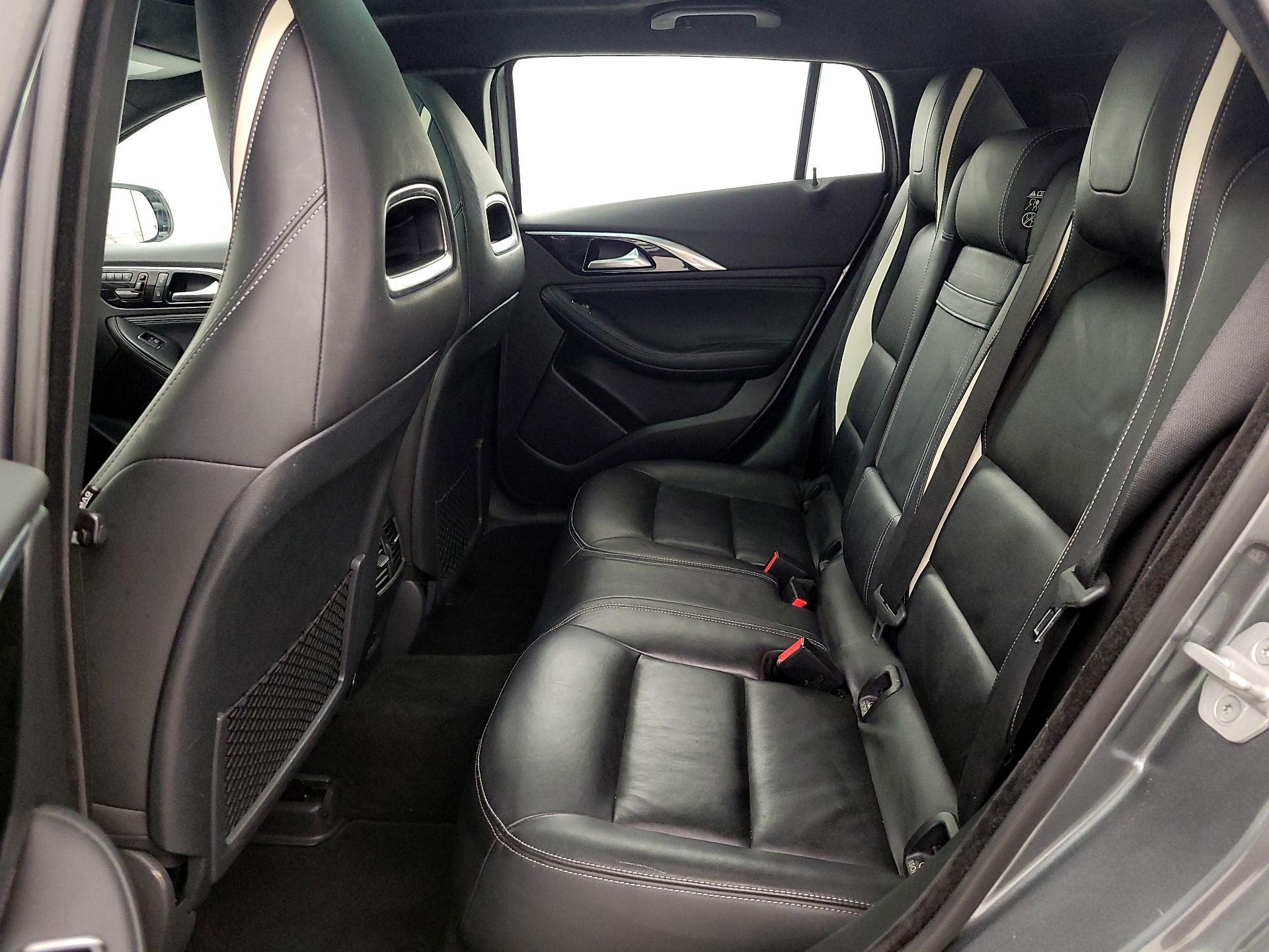 Thumbnail: 2018 INFINITI QX30 - 20