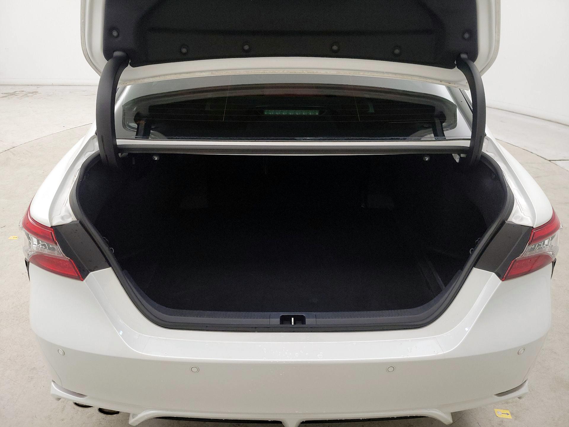 Thumbnail: 2022 Toyota Camry - 20