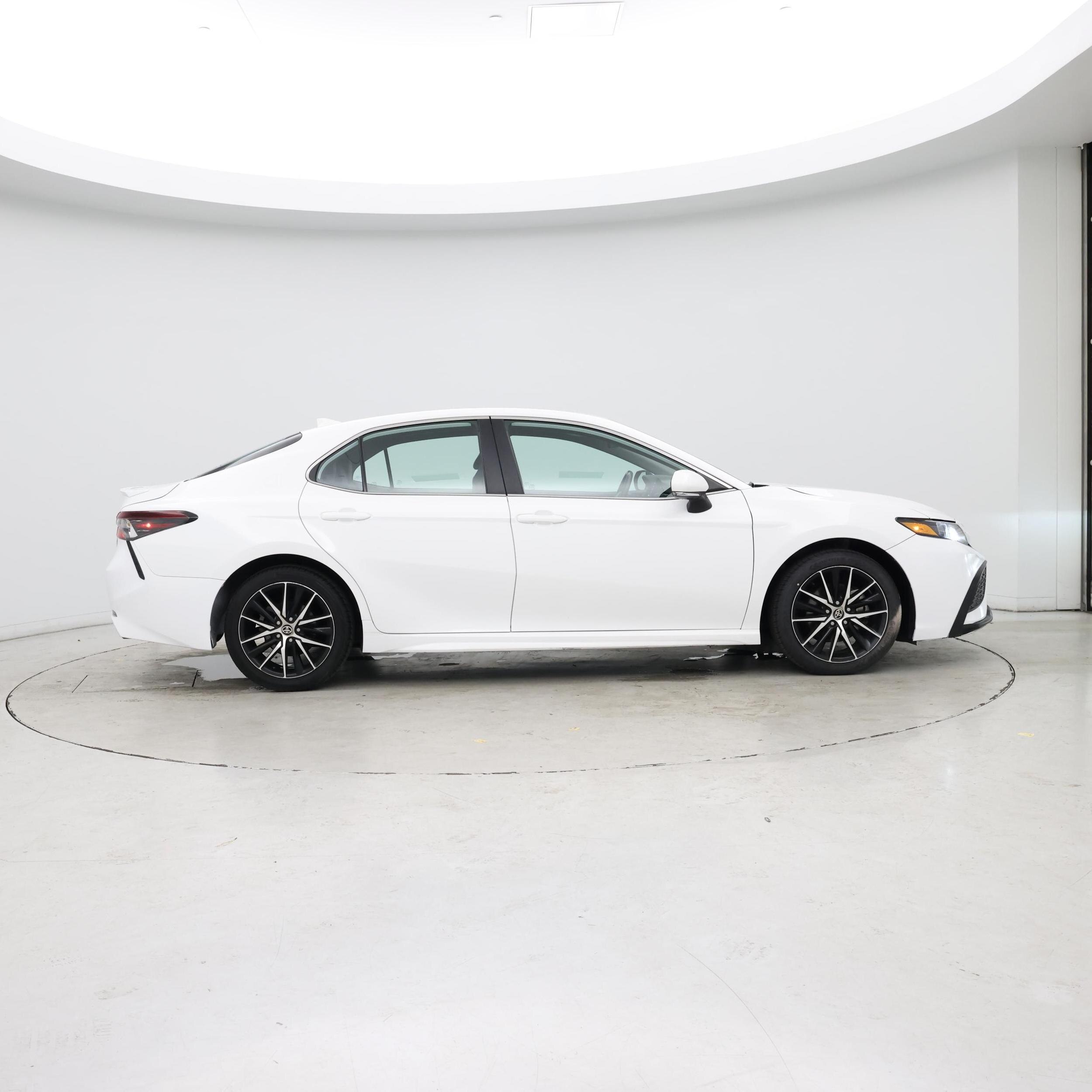 Thumbnail: 2023 Toyota Camry - 7