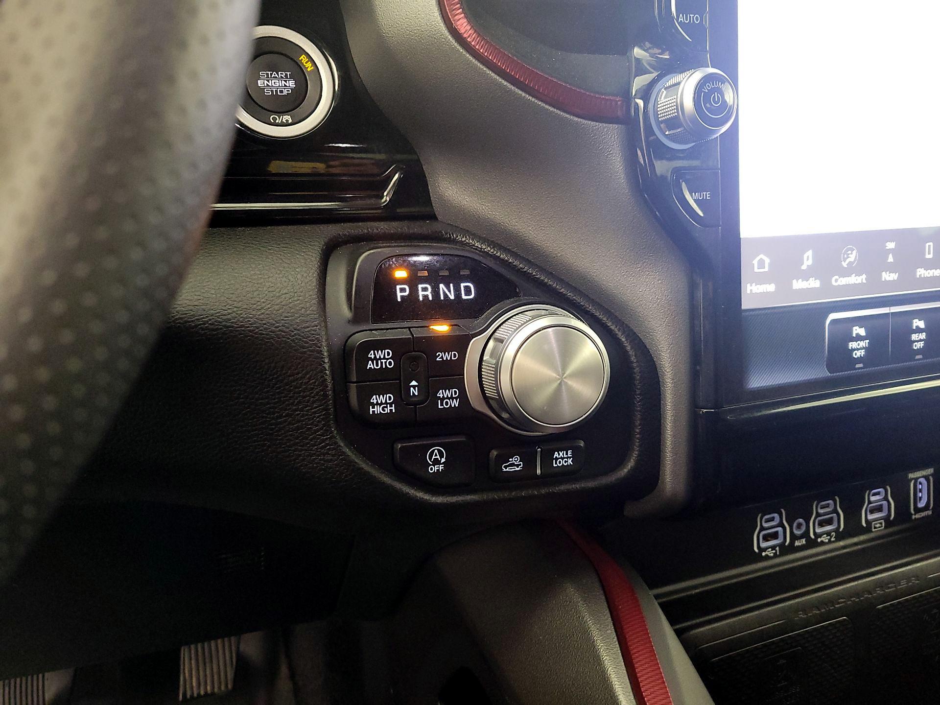 Thumbnail: 2025 RAM 1500 - 18