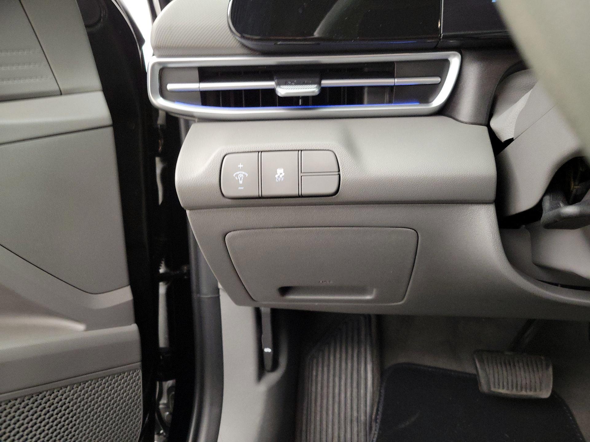 Thumbnail: 2024 Hyundai Elantra - 13