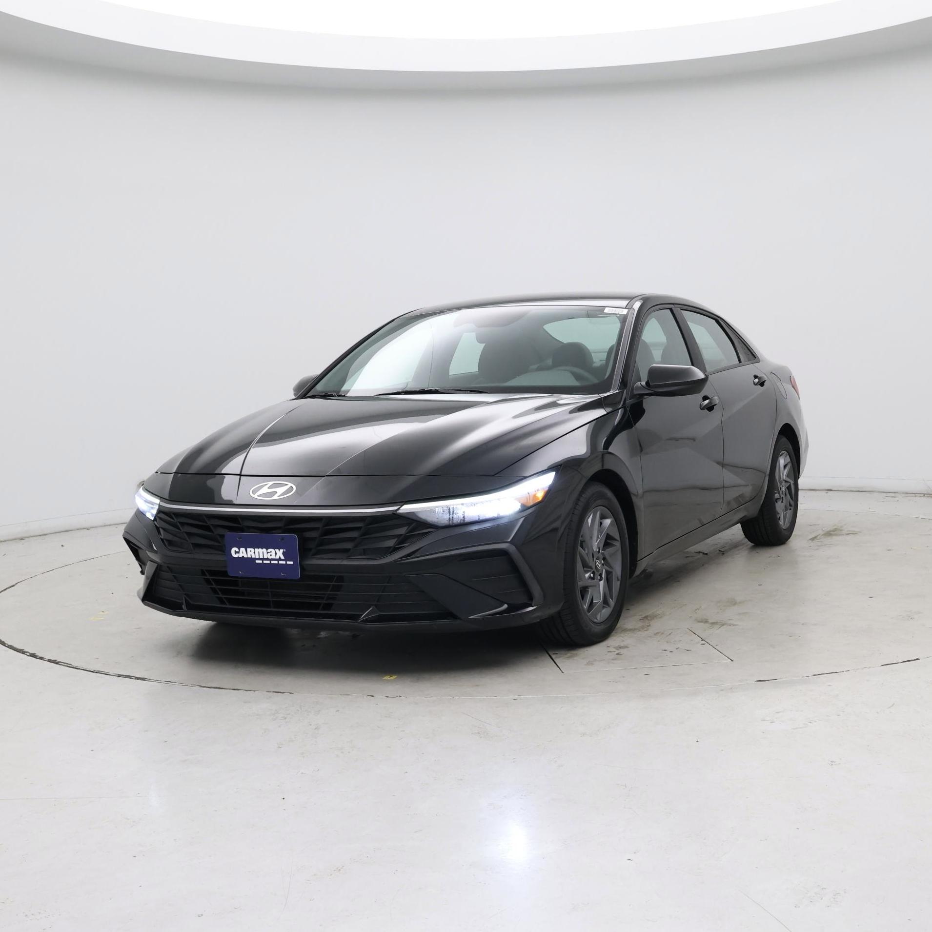 Thumbnail: 2024 Hyundai Elantra - 4