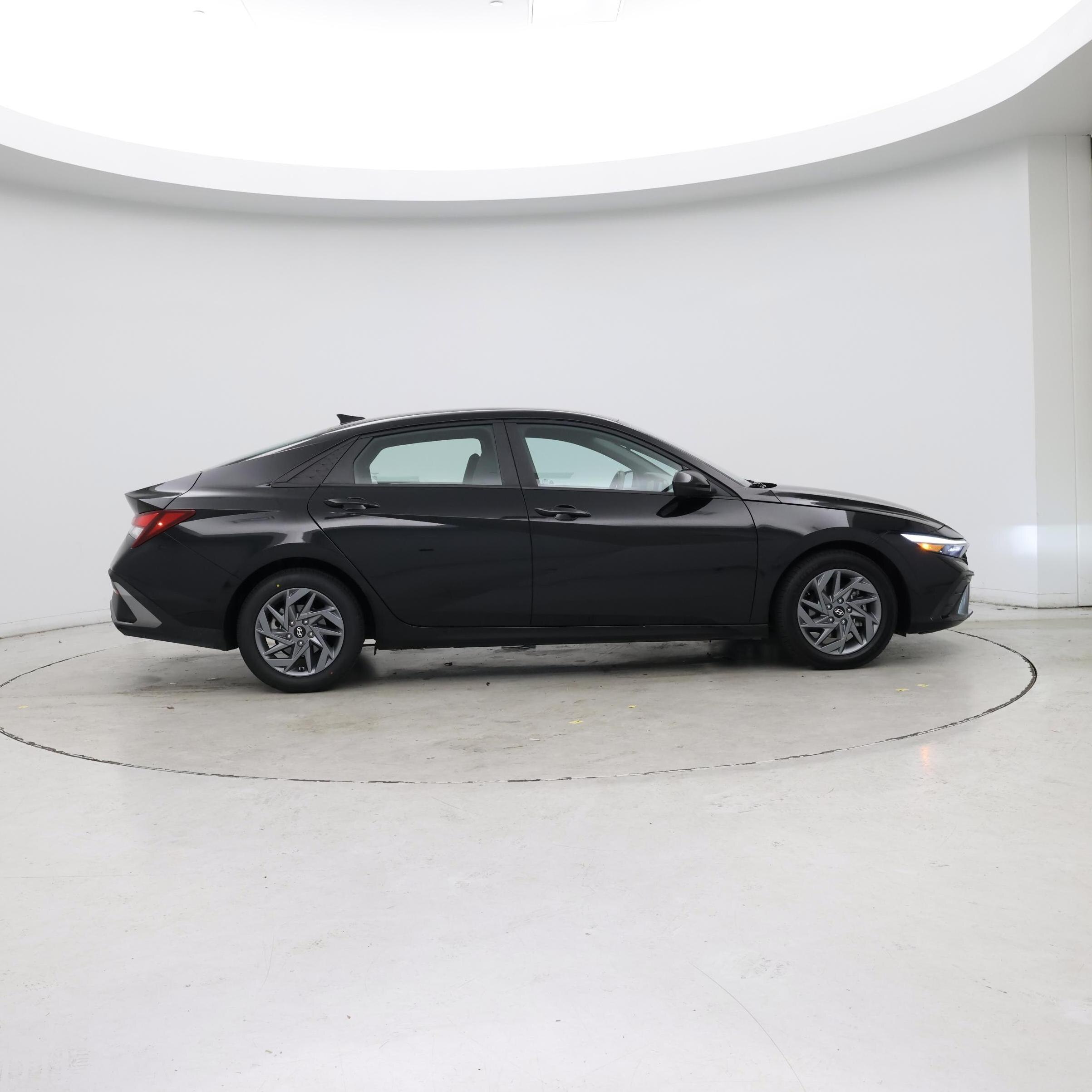 Thumbnail: 2024 Hyundai Elantra - 7