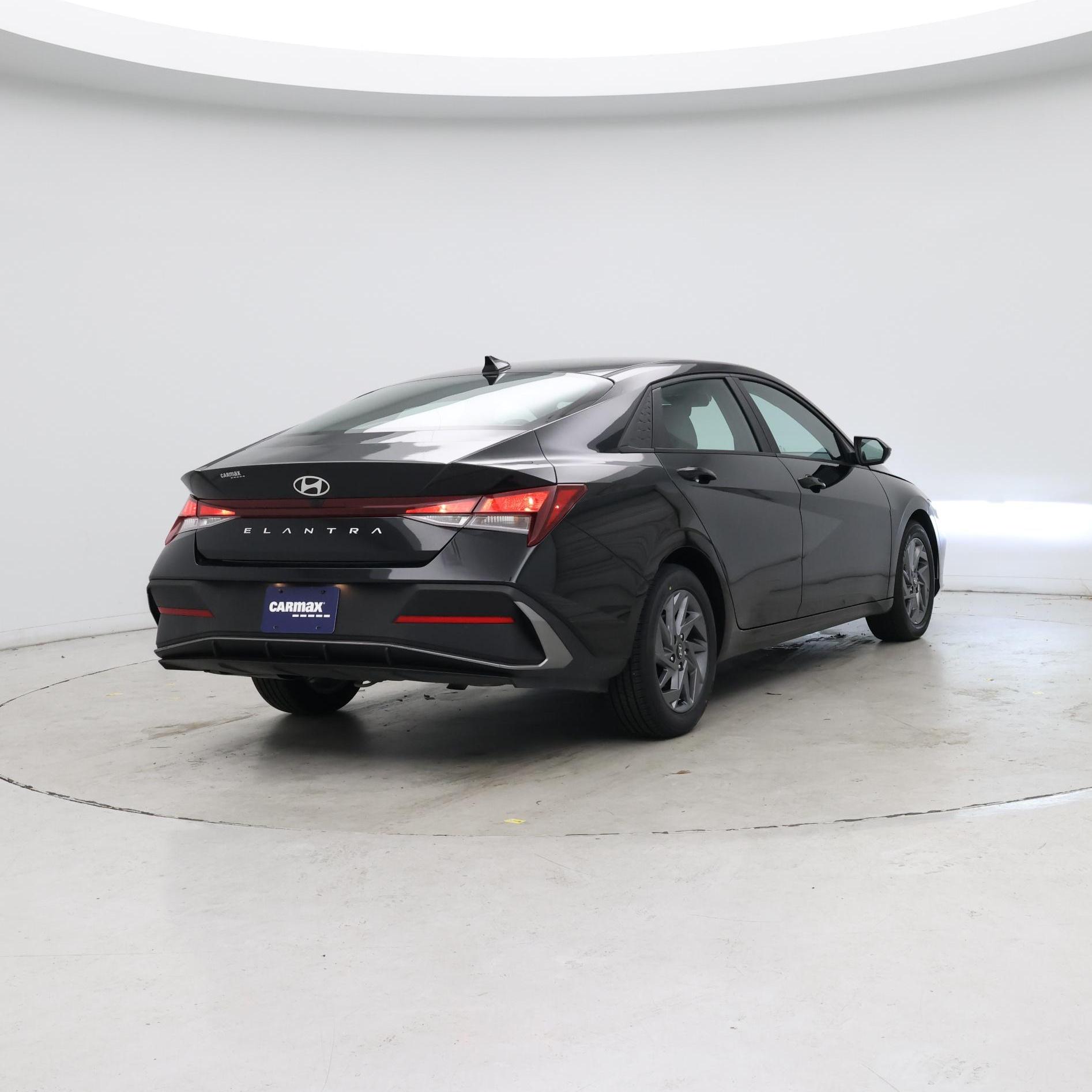 Thumbnail: 2024 Hyundai Elantra - 8