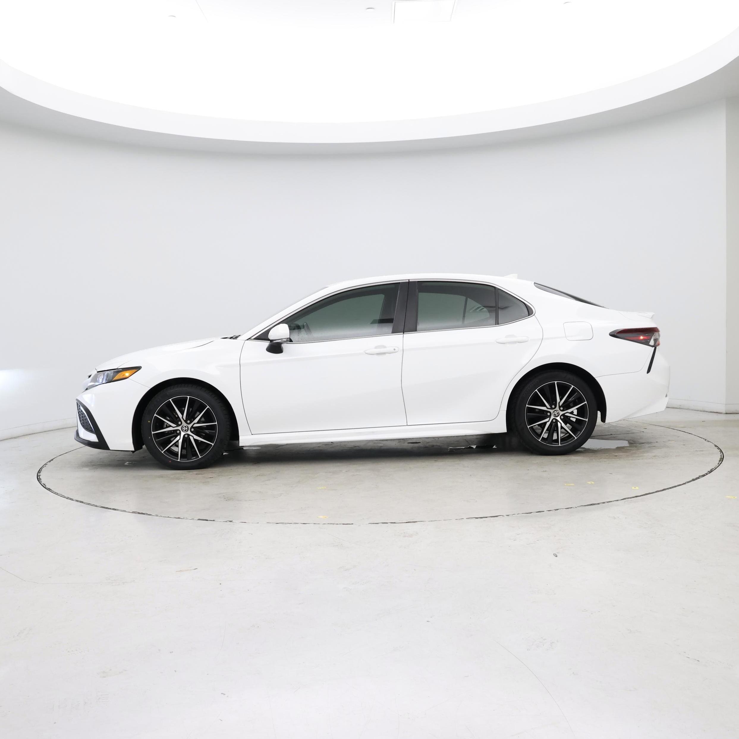 Thumbnail: 2024 Toyota Camry - 3