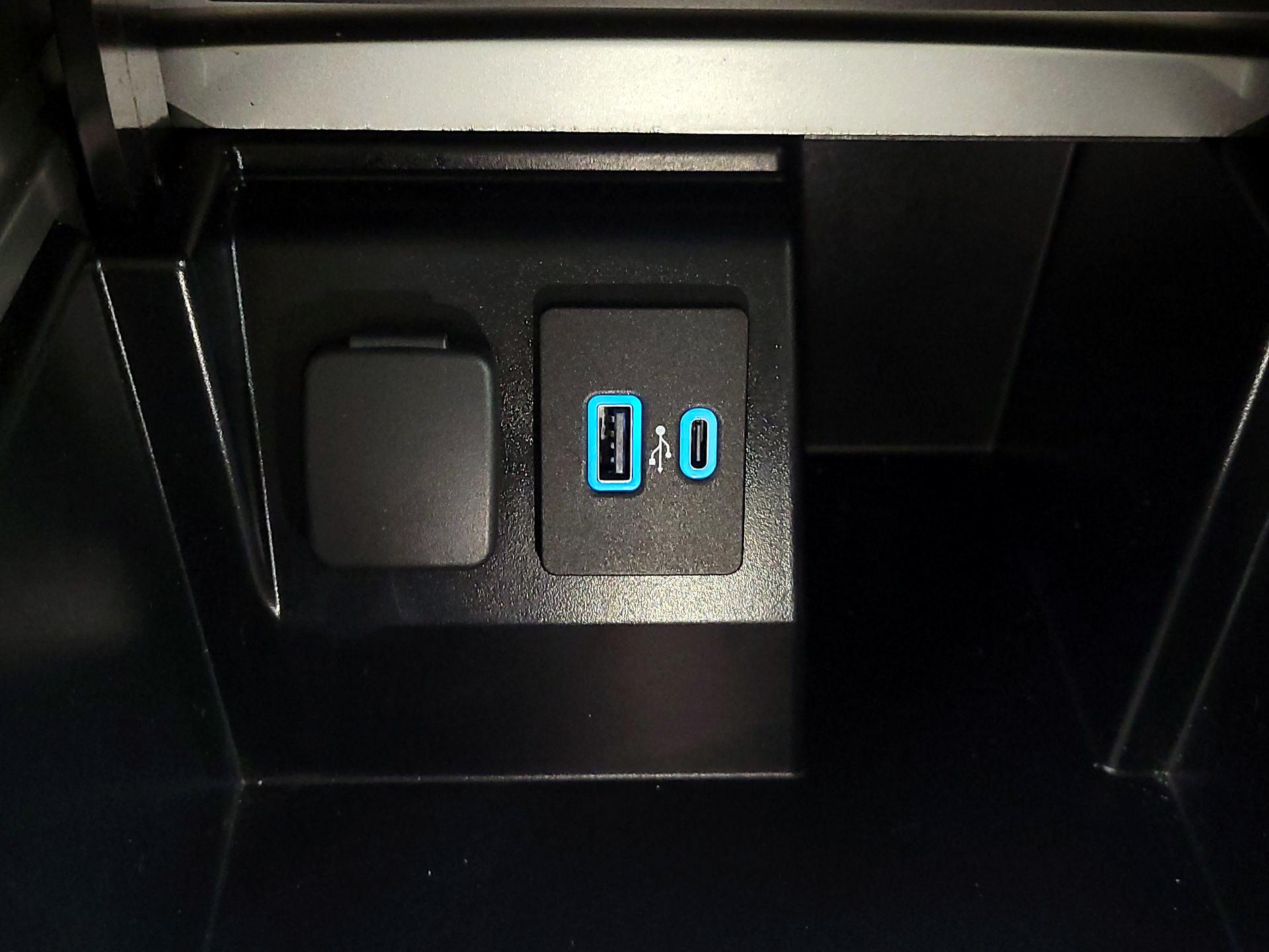 Thumbnail: 2021 Ford Explorer - 19