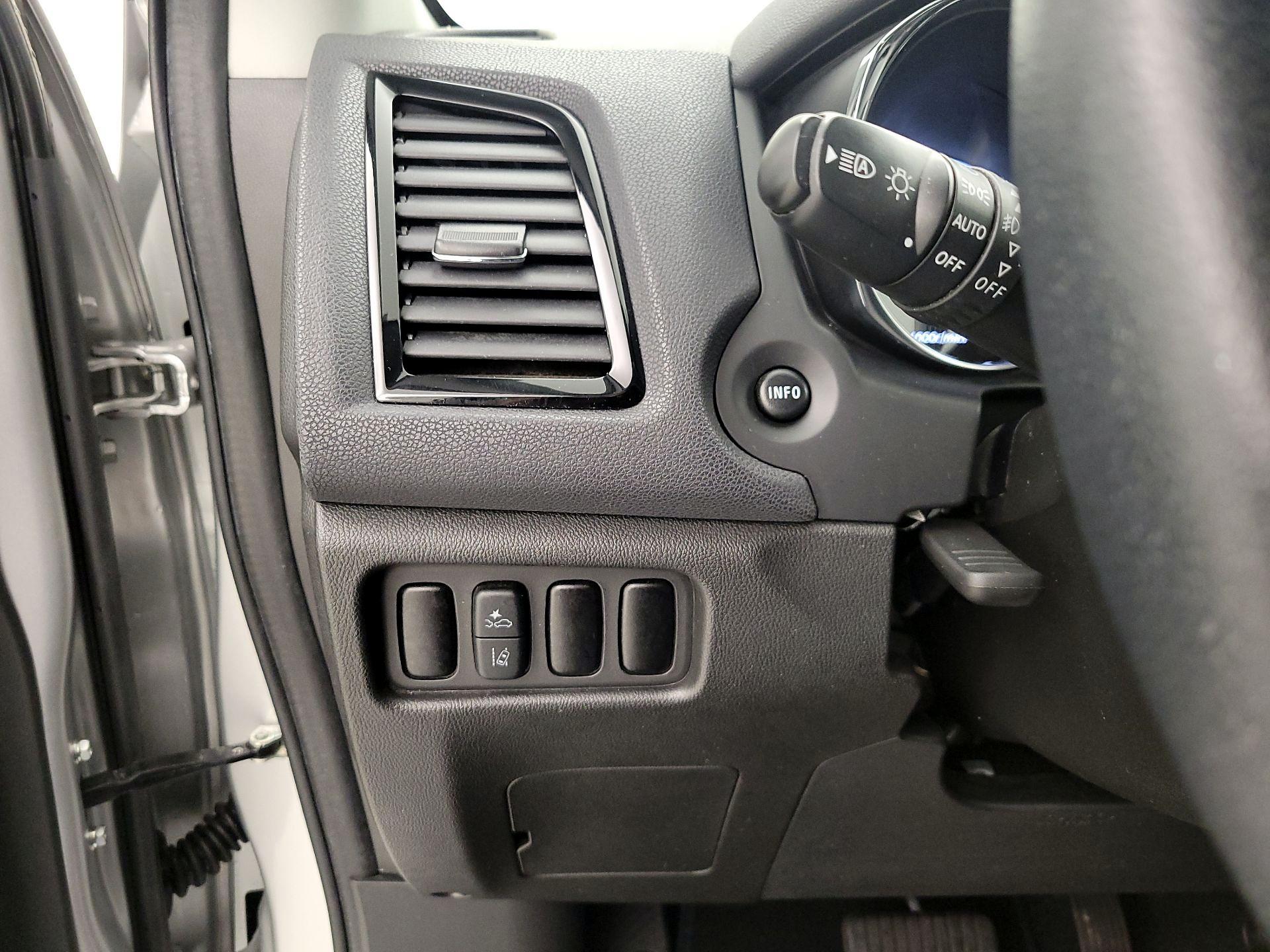 Thumbnail: 2022 Mitsubishi Outlander Sport - 13