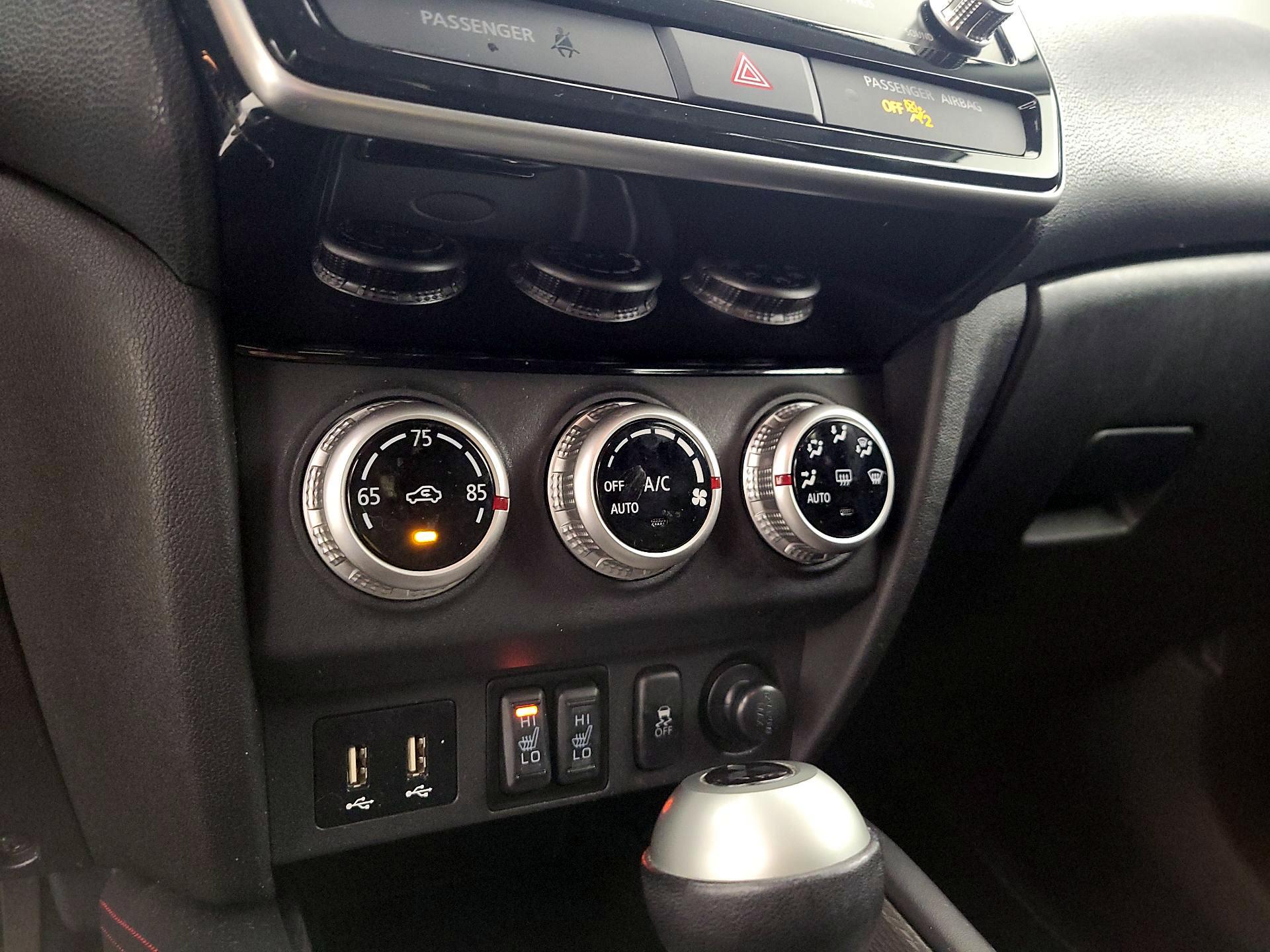 Thumbnail: 2022 Mitsubishi Outlander Sport - 16