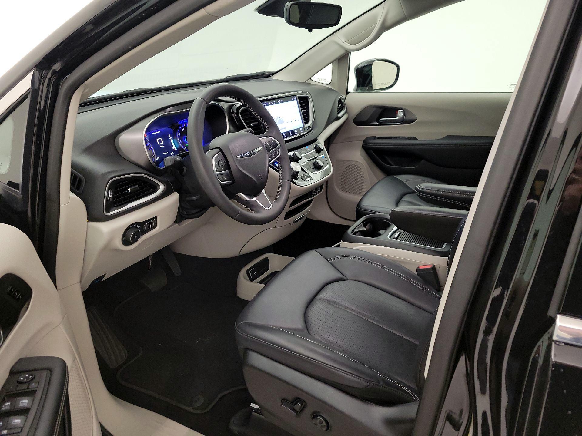 Thumbnail: 2024 Chrysler Pacifica - 11